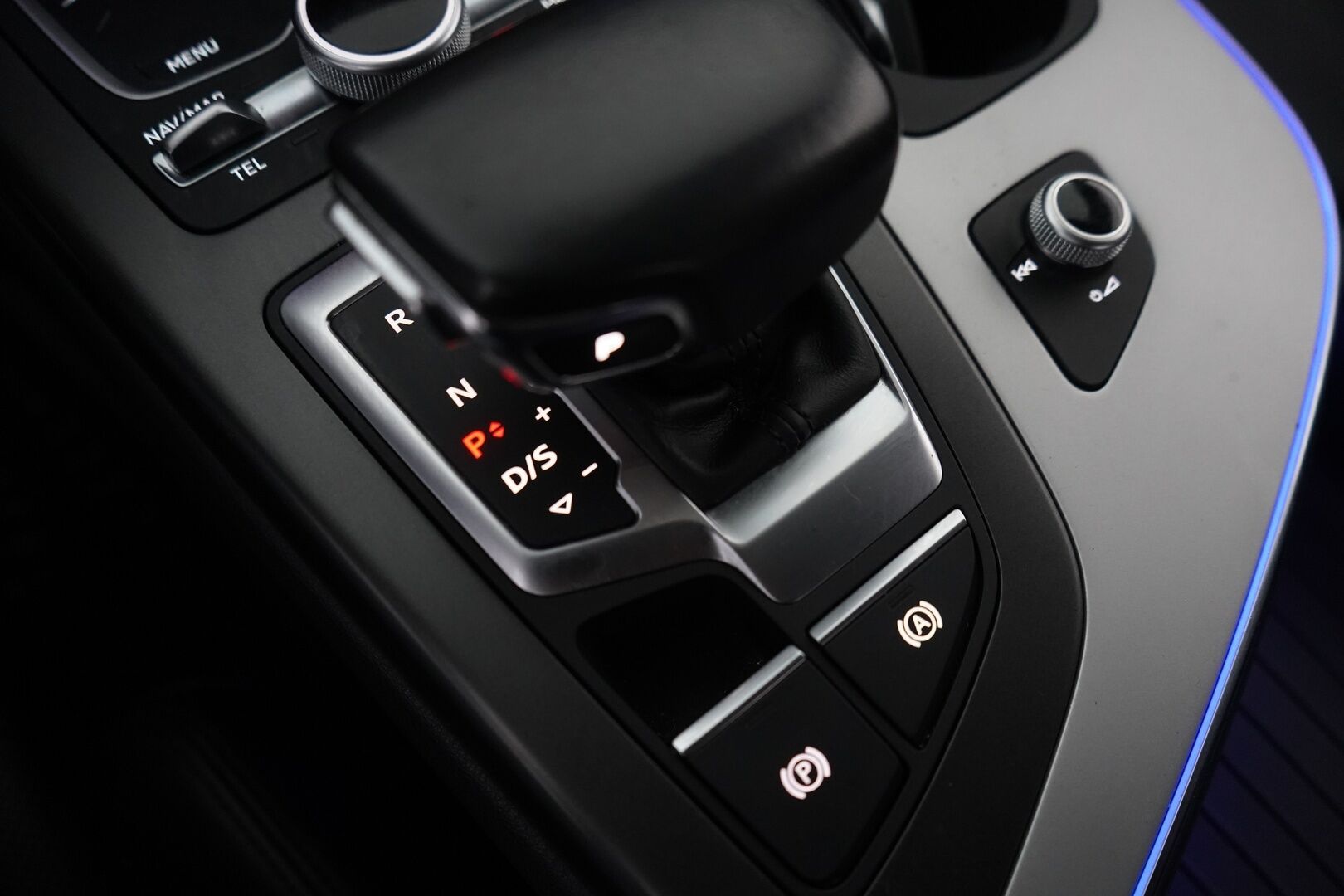 Audi Q7 2017 Business 3,0 V6 TDI e-tron quattro tiptronic * ACC / Webasto / 360° Kamera / Koukku / HUD / Ilma-alusta * - Akku kuntotarkastettu / Kahdet Audin vanteet / SUPER VARUSTEET!