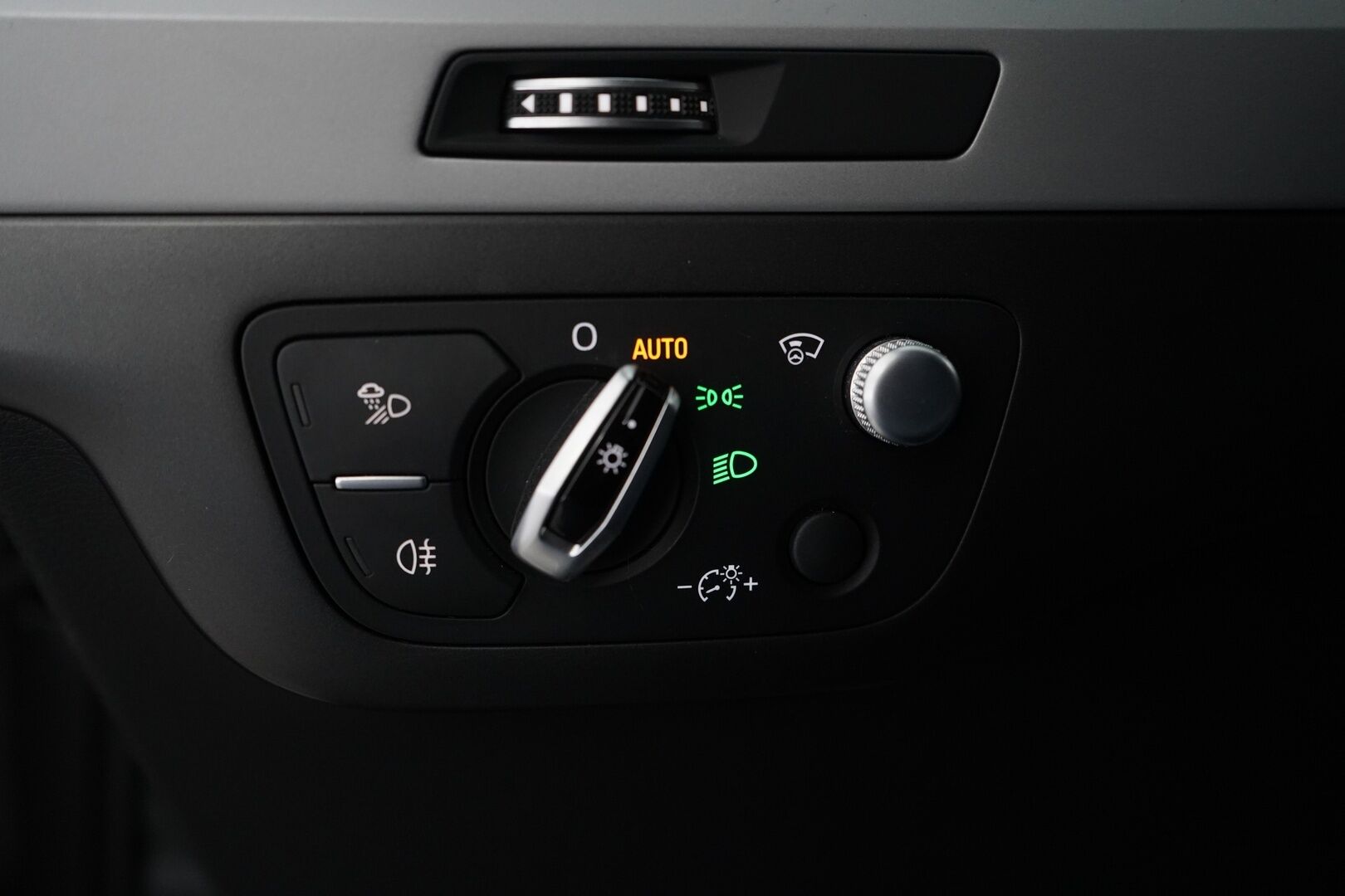 Audi Q7 2017 Business 3,0 V6 TDI e-tron quattro tiptronic * ACC / Webasto / 360° Kamera / Koukku / HUD / Ilma-alusta * - Akku kuntotarkastettu / Kahdet Audin vanteet / SUPER VARUSTEET!