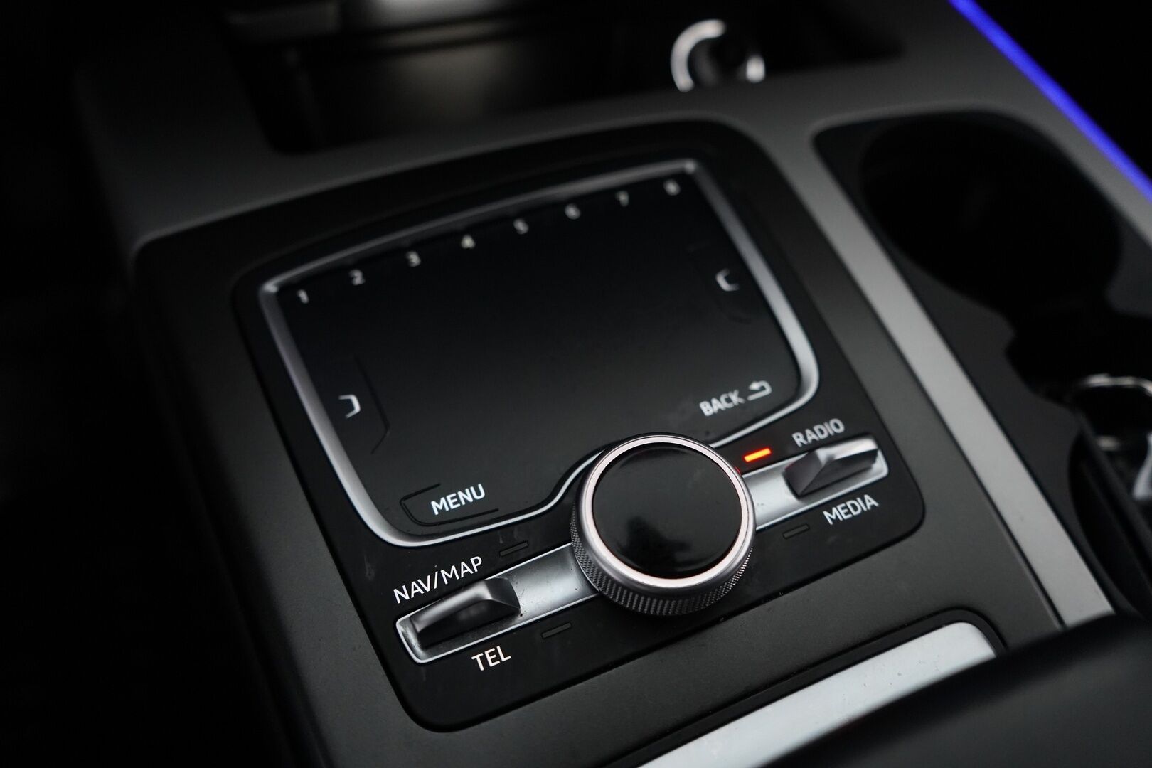 Audi Q7 2017 Business 3,0 V6 TDI e-tron quattro tiptronic * ACC / Webasto / 360° Kamera / Koukku / HUD / Ilma-alusta * - Akku kuntotarkastettu / Kahdet Audin vanteet / SUPER VARUSTEET!