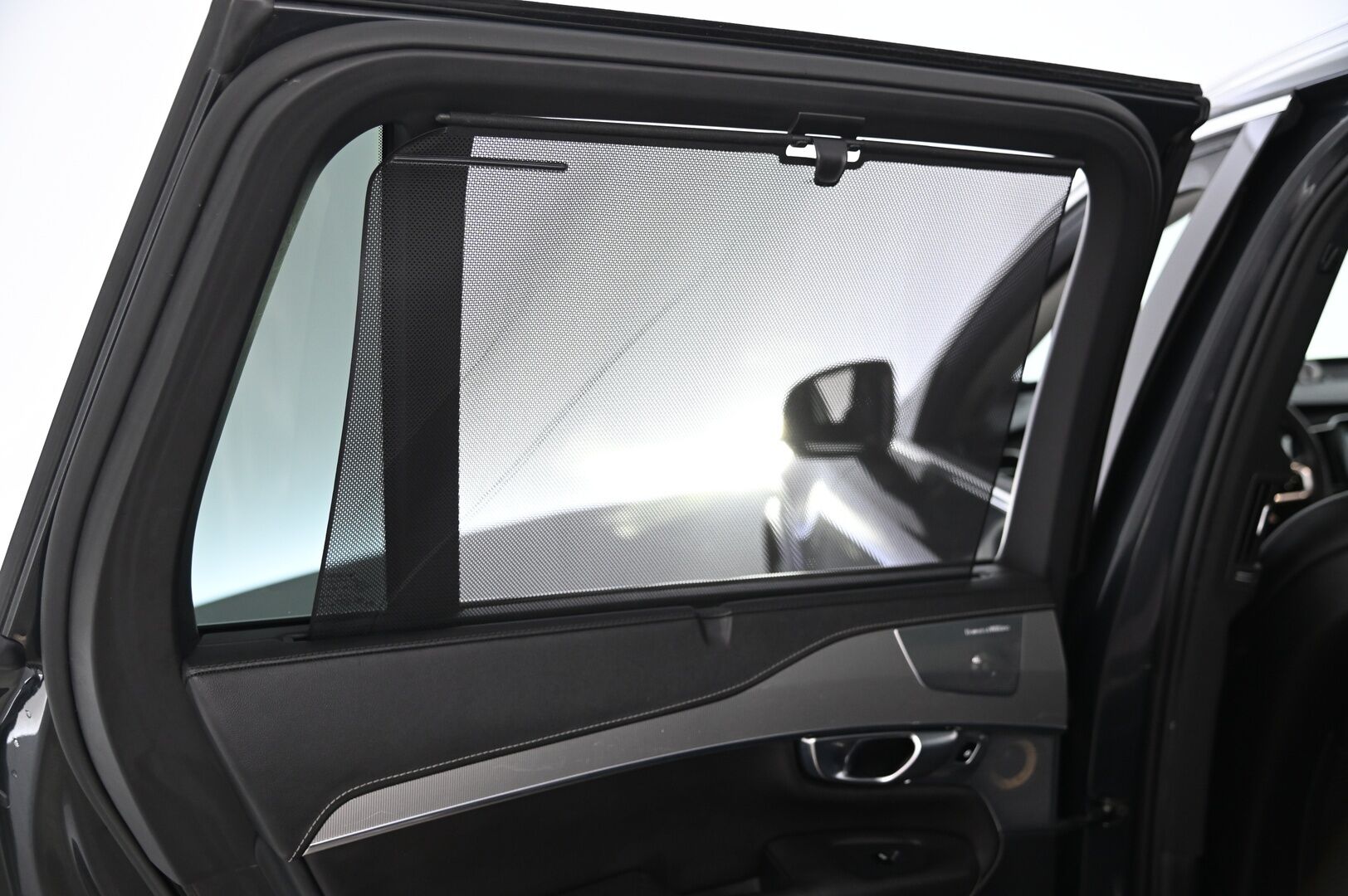 Volvo XC90 2017 T8 Twin Engine AWD Inscription aut **7P / B&W / HUD / Hierovat Ilmastoidut muisti nahat / VOC* - *SoH 82,1% / 2x renkaat&alumiinivanteet*