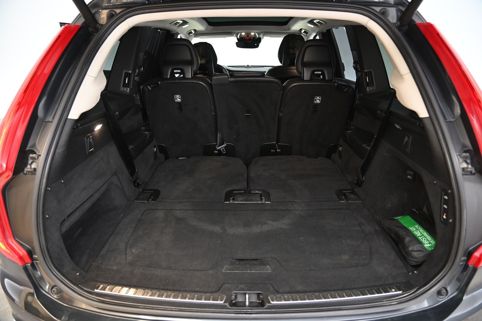 Volvo XC90 2017 T8 Twin Engine AWD Inscription aut **7P / B&W / HUD / Hierovat Ilmastoidut muisti nahat / VOC* - *SoH 82,1% / 2x renkaat&alumiinivanteet*