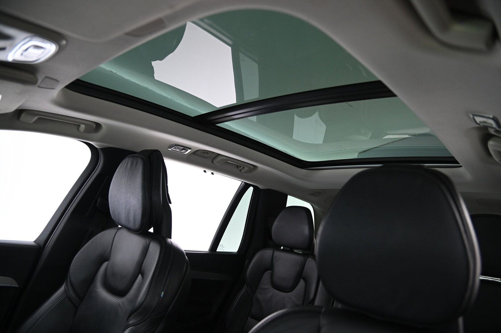 Volvo XC90 2017 T8 Twin Engine AWD Inscription aut **7P / B&W / HUD / Hierovat Ilmastoidut muisti nahat / VOC* - *SoH 82,1% / 2x renkaat&alumiinivanteet*