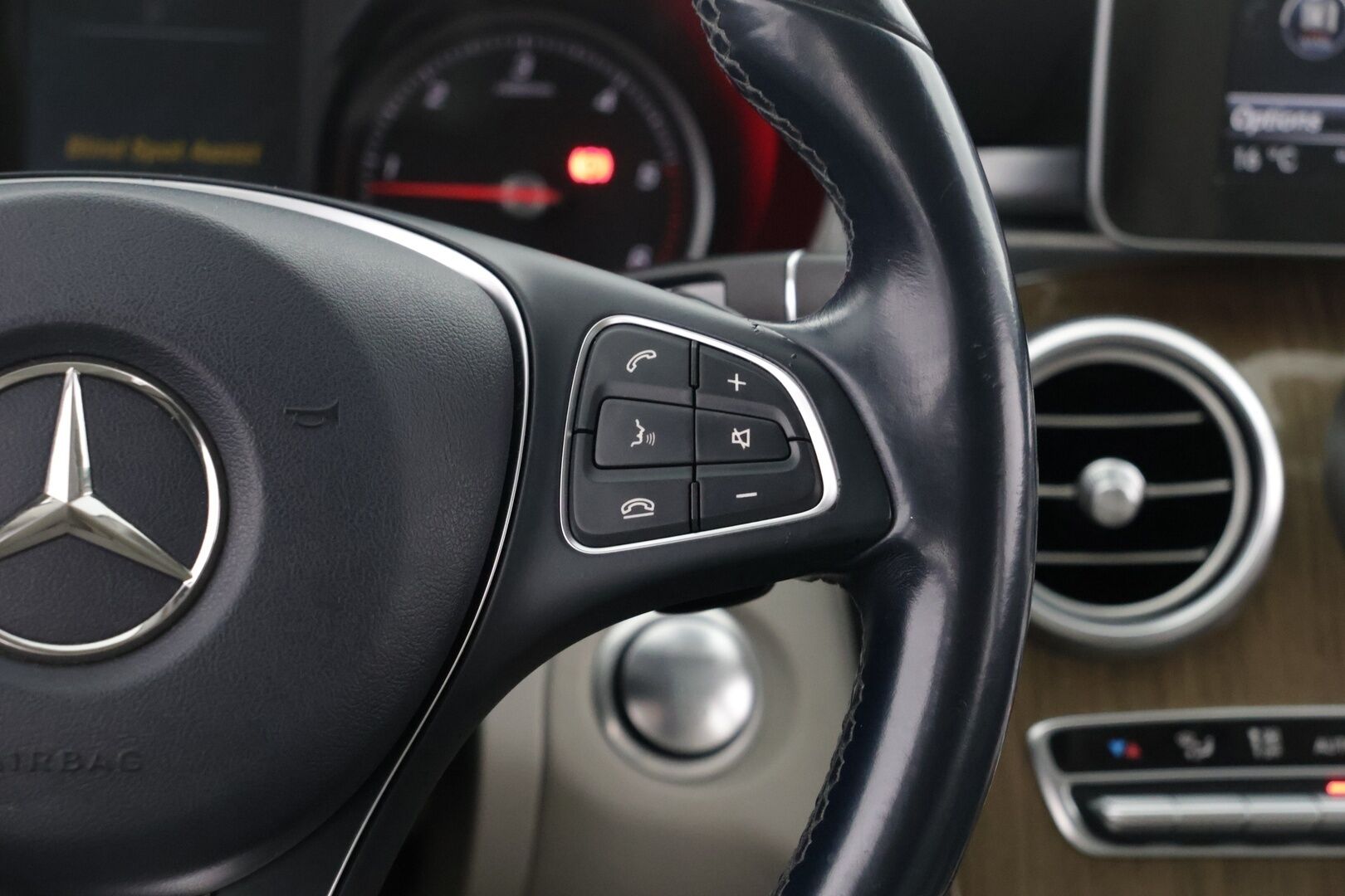 Mercedes-Benz C 2017 220 d 4MATIC C63 Look - | Webasto | Lasikatto | BLIS | Panorama | Sporttipenkit | P.kamera | Navi | - KORKO VAIN 3,99 %
