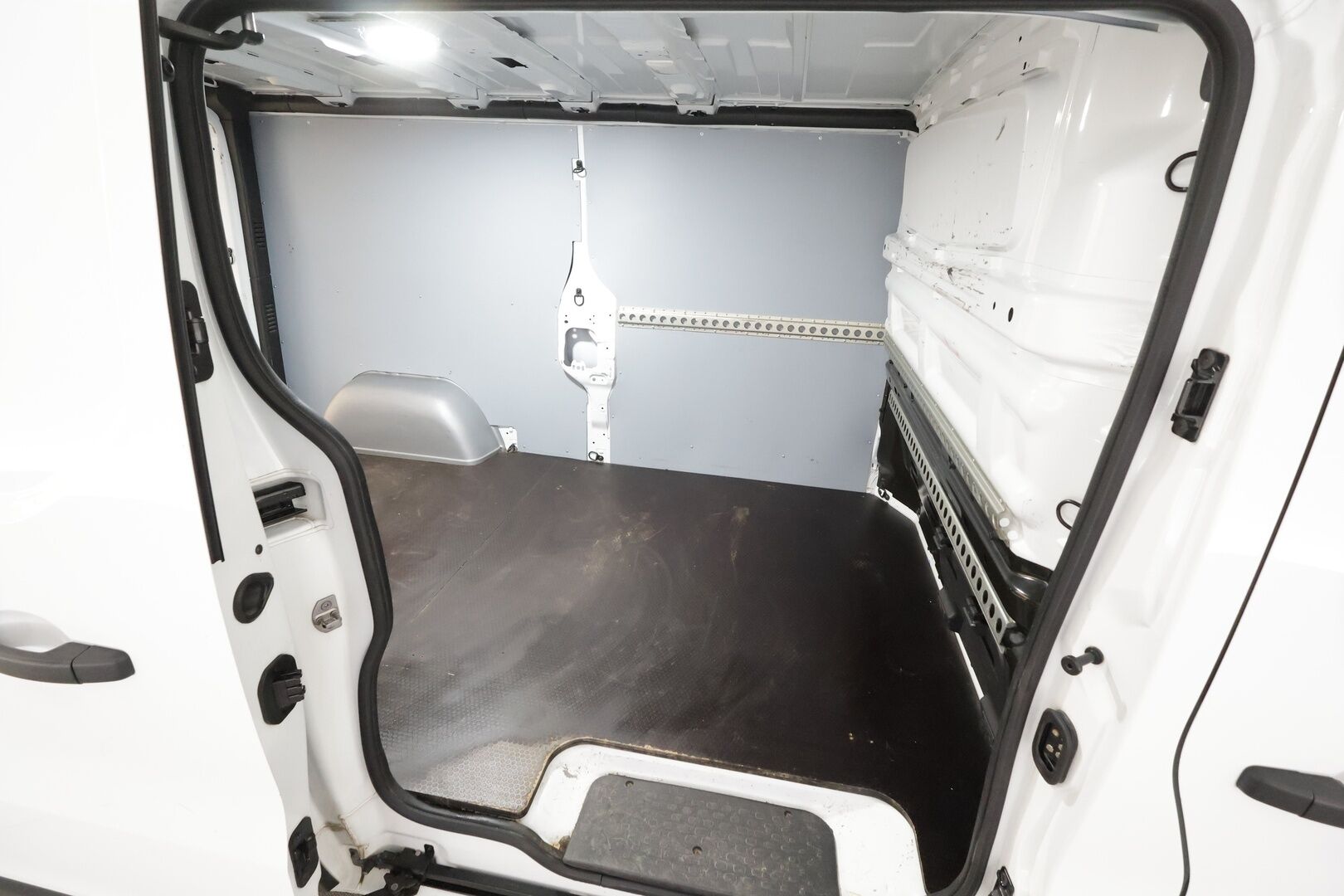 Renault Trafic 2020 dCi 120 L2H1 6,0m3 Navi Edition * ALV / Webasto / Vakkari / LED / P.Kamera / Navi / Koukku * - Suomi-auto / Kahdet renkaat 