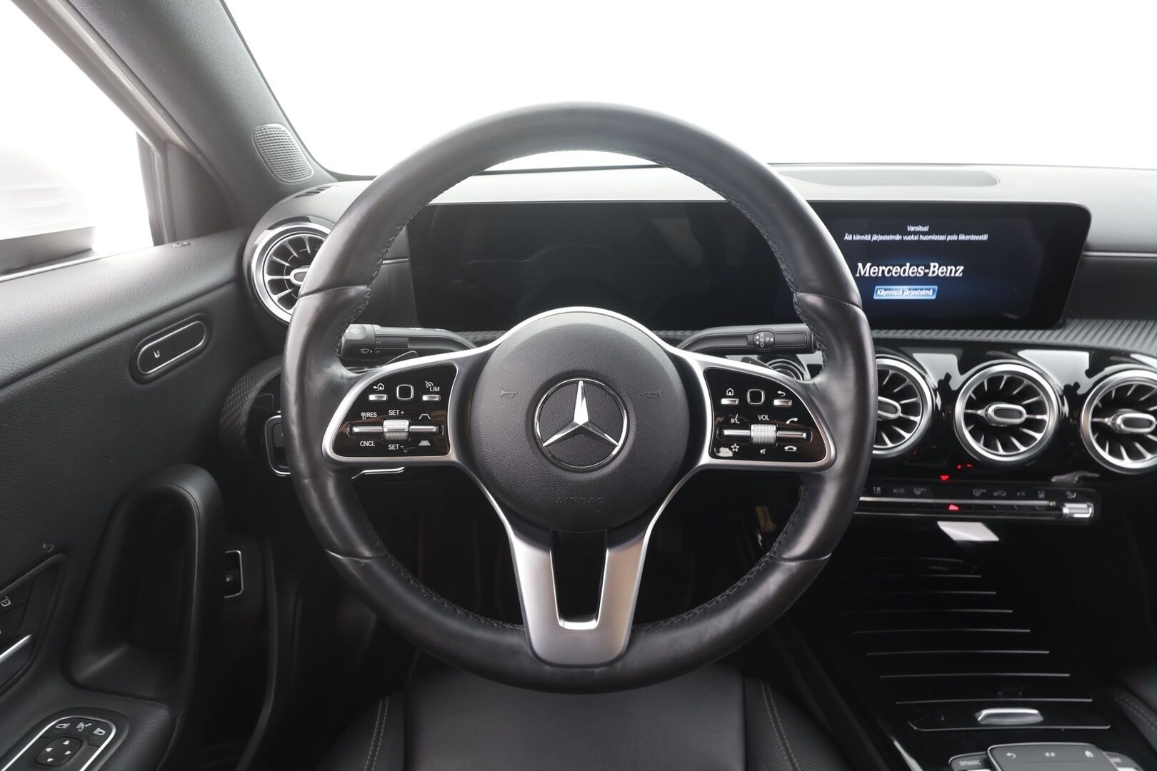 Mercedes-Benz A 2021 250 e A sedan Business Style Edition EQ Power - | Distronic+ | Lisälämmitin | Multibeam LED | Widescreen | P.Kamera | Sporttipenkit | Puolinahat | suomi-auto | Kahdet Renkaat |
