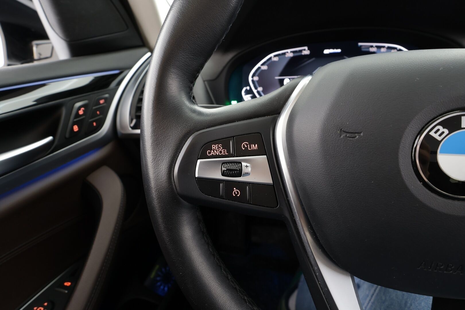 BMW X3 2020 G01 xDrive 30e A Charged Edition xLine * Vakkari / P.kamera / Adapt.LED / Muistipenkki / Hifi / Koukku / Navi / Nahat / Sähköluukku * - Suomi-auto / Kahdet renkaat aluvanteilla - HULLUT BLACKWEEK JATKOT - KORKOTARJOUS 2,49%