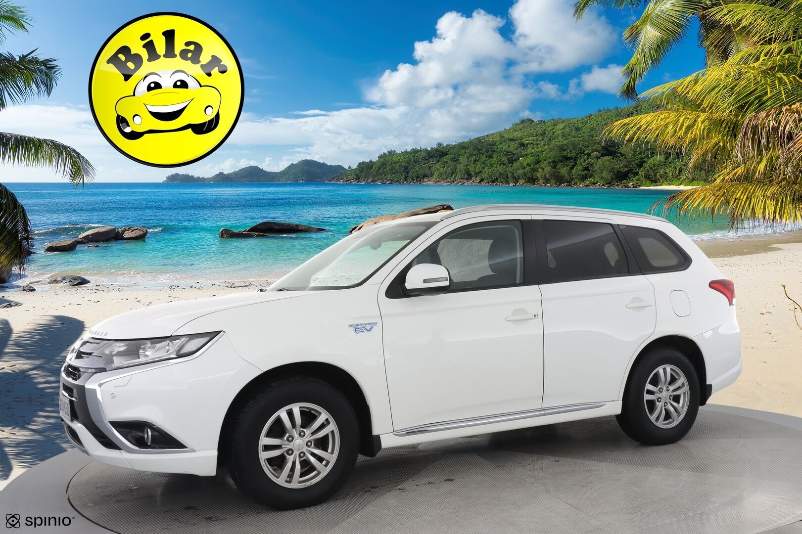 Mitsubishi Outlander 2017 Outlander PHEV  4WD 5P - Huutokaupat.com / Siisti! / Katso huollot / KAhdet hyvät renkaat!