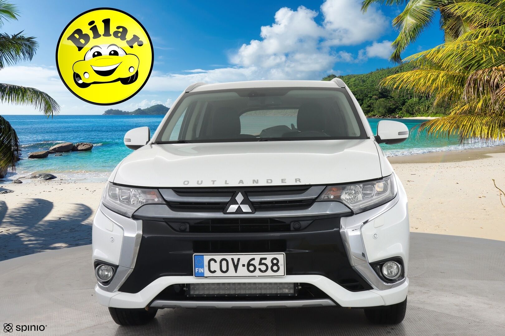 Mitsubishi Outlander 2017 Outlander PHEV  4WD 5P - Huutokaupat.com / Siisti! / Katso huollot / KAhdet hyvät renkaat!