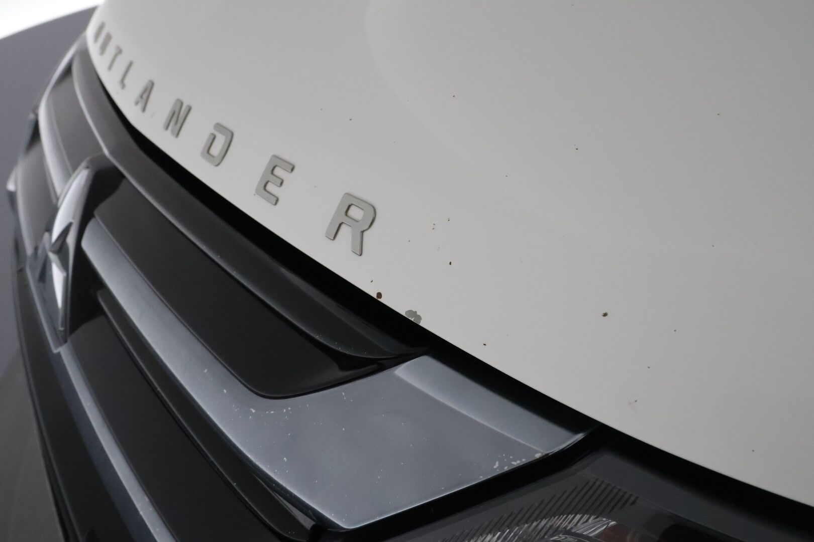 Mitsubishi Outlander 2017 Outlander PHEV  4WD 5P - Huutokaupat.com / Siisti! / Katso huollot / KAhdet hyvät renkaat!
