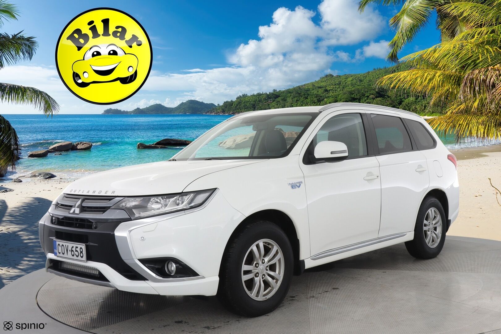 Mitsubishi Outlander 2017 Outlander PHEV  4WD 5P - Huutokaupat.com / Siisti! / Katso huollot / KAhdet hyvät renkaat!