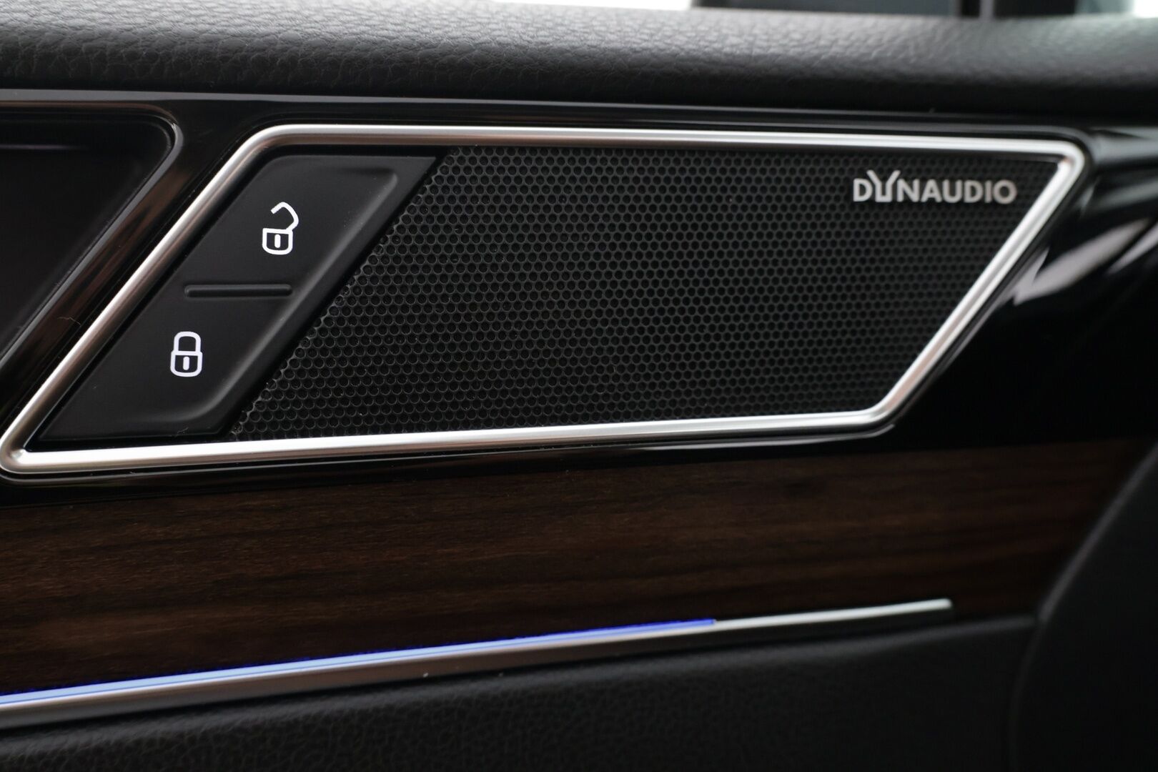 Volkswagen Passat 2016 Variant GTE Plug-In Hybrid 160 kW (218 hv) DSG-automaatti ** ACC / Digimittaristo / Koukku / Nahat / Dynaudio / Kamera / - Jakopää vaihdettu 01/23 / Kahdet asialliset renkaat vanteilla