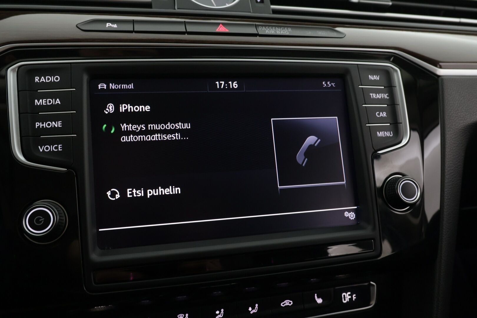 Volkswagen Passat 2016 Variant GTE Plug-In Hybrid 160 kW (218 hv) DSG-automaatti ** ACC / Digimittaristo / Koukku / Nahat / Dynaudio / Kamera / - Jakopää vaihdettu 01/23 / Kahdet asialliset renkaat vanteilla