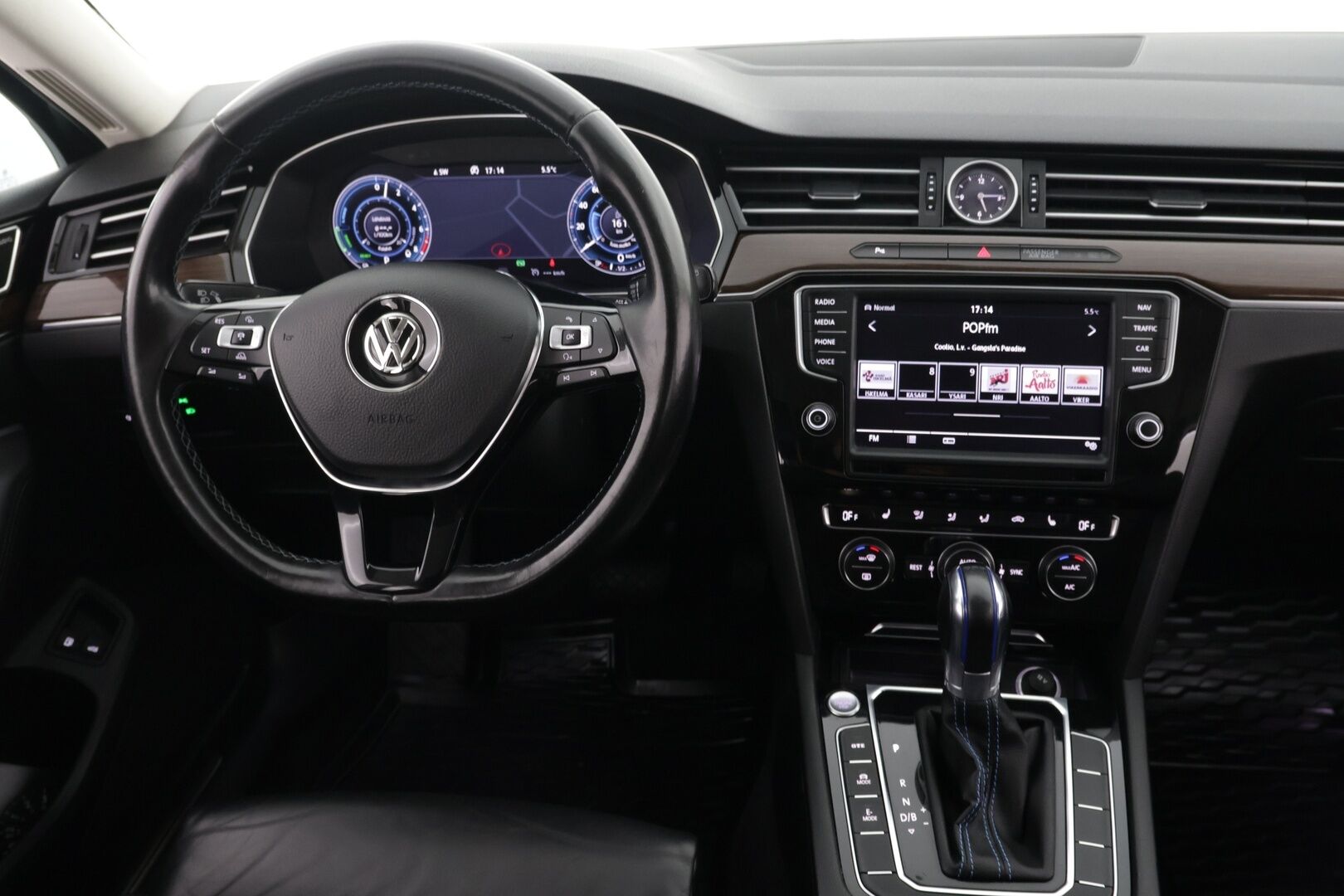 Volkswagen Passat 2016 Variant GTE Plug-In Hybrid 160 kW (218 hv) DSG-automaatti ** ACC / Digimittaristo / Koukku / Nahat / Dynaudio / Kamera / - Jakopää vaihdettu 01/23 / Kahdet asialliset renkaat vanteilla