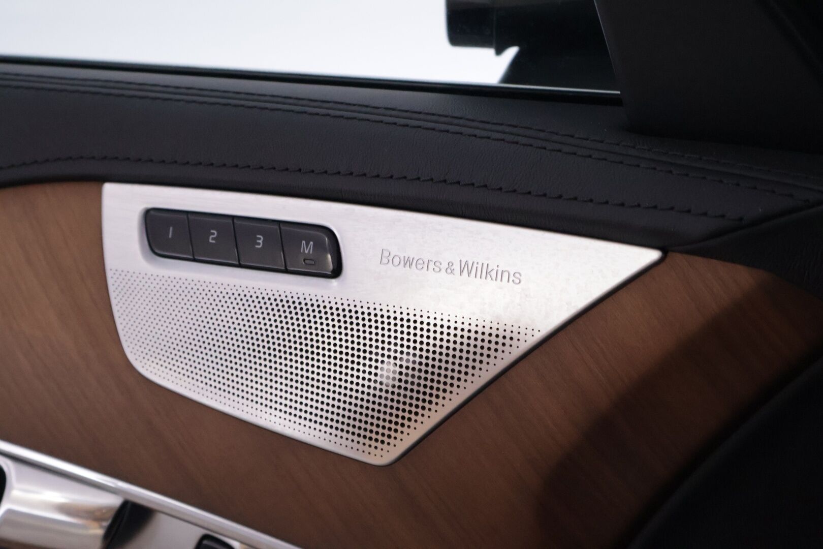 Volvo XC90 2016 T8 Twin Engine AWD Inscription aut *ACC / Bowers&Wilkins / Panorama / P.kamera / S.koukku / Navi / Ruskeatnahat / Muistipenkit* - Jakopää tehty 164tkm! / Lähes uudet Nokian kitkat / 2Xoem vanteet * 