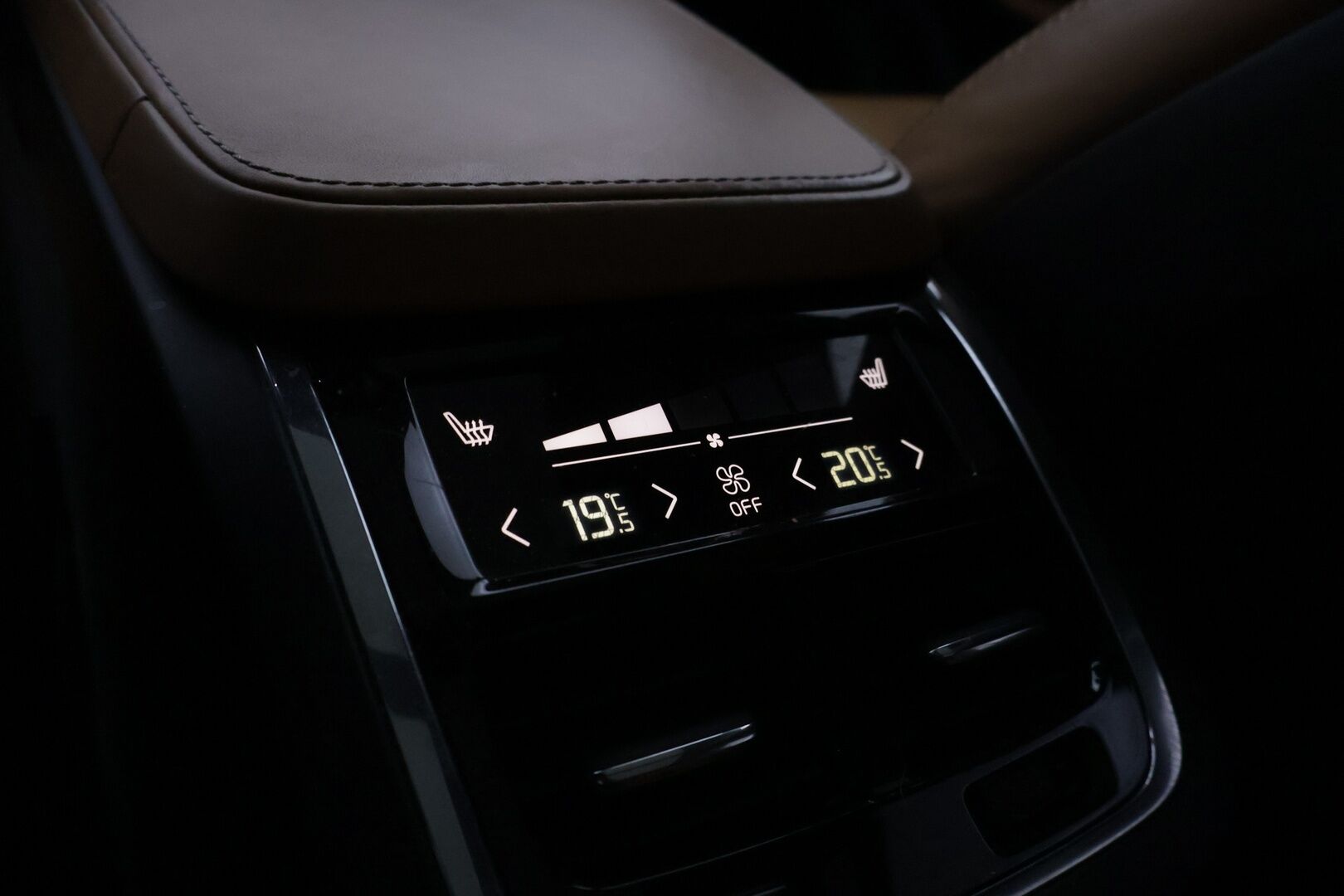 Volvo XC90 2016 T8 Twin Engine AWD Inscription aut *7-Paikkainen* - | ACC | Bowers&Wilkins | Panorama | P.kamera | S.koukku | Navi | Ruskeatnahat | Muistipenkit | Hyvin varusteltu! |