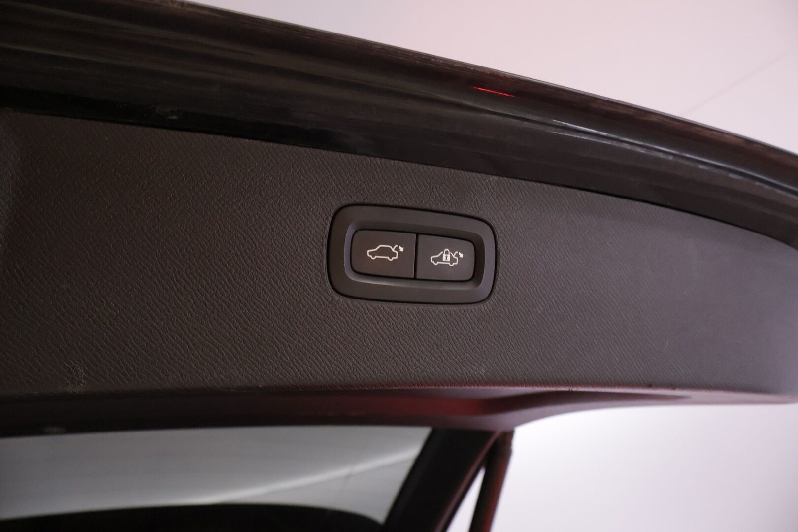 Volvo XC90 2016 T8 Twin Engine AWD Inscription aut *ACC / Bowers&Wilkins / Panorama / P.kamera / S.koukku / Navi / Ruskeatnahat / Muistipenkit* - Jakopää tehty 164tkm! / Lähes uudet Nokian kitkat / 2Xoem vanteet * 