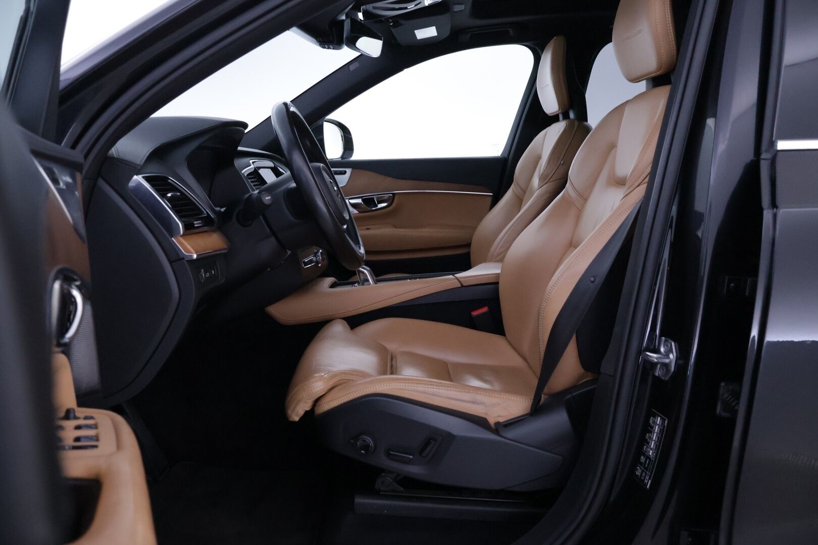 Volvo XC90 2016 T8 Twin Engine AWD Inscription aut *ACC / Bowers&Wilkins / Panorama / P.kamera / S.koukku / Navi / Ruskeatnahat / Muistipenkit* - Jakopää tehty 164tkm! / Lähes uudet Nokian kitkat / 2Xoem vanteet * 