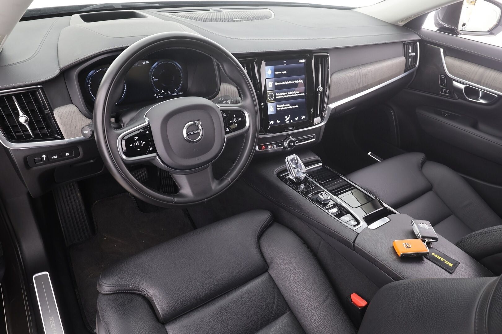 Volvo S90 2021 T8 TwE AWD Business Inscription aut * ACC / HUD / Full LED / Ilma-alusta / H&K / Muistipenkit / Webasto / P.kamera * - 1.Om Suomi-auto / Kahdet renkaat aluvanteilla / Huippuvarusteet