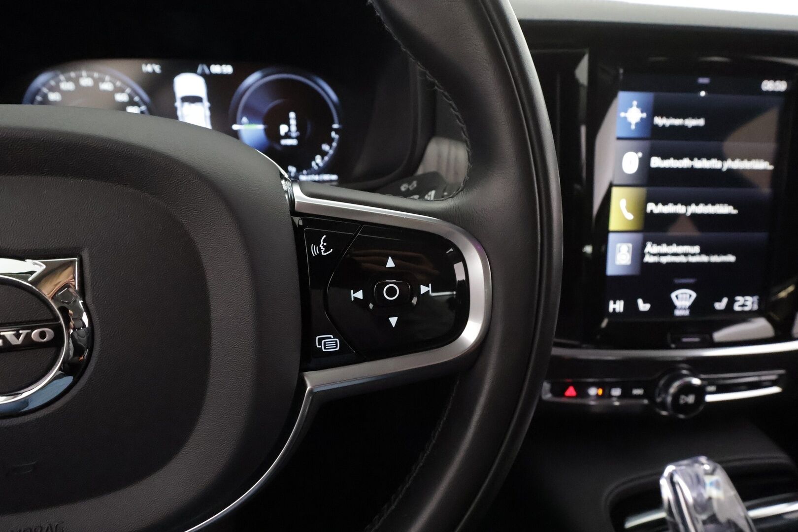 Volvo S90 2021 T8 TwE AWD Business Inscription aut - | ACC | HUD | Full LED | Ilma-alusta | H&K | Muistipenkit | Webasto | P.kamera | 1.Om Suomi-auto | Kahdet renkaat aluvanteilla | Huippuvarusteet |