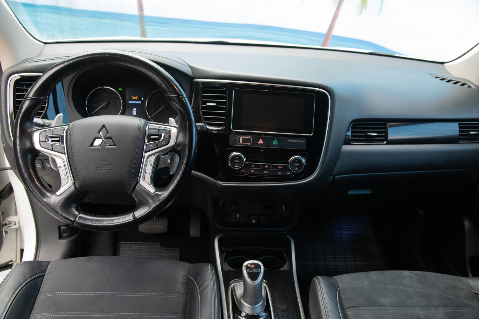 Mitsubishi OUTLANDER PHEV 2017 Intense Plus Business 4WD 5P - ACC | Koukku | Kamera | Nahka-Alcantara | Merkkihuollettu | Kahdet renkaat alumiinivantein | Viimeisin huolto 147tkm