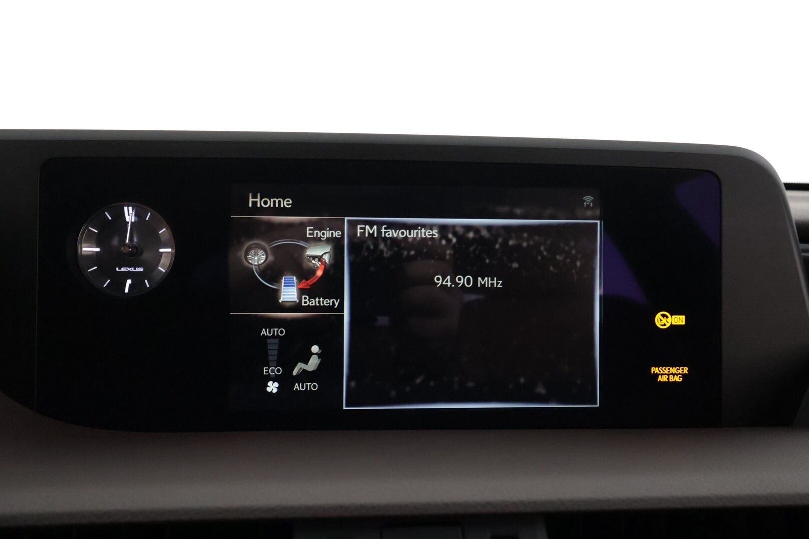 Lexus ES 2020 300h Comfort - | ACC | Sähköpenkit | LED | P.Kamera | Kaistavahti | Apple&Android | Lasikattoluukku | Lohkolämmitin | Suomi-auto | Kahdet renkaat | Merkkihuollot |