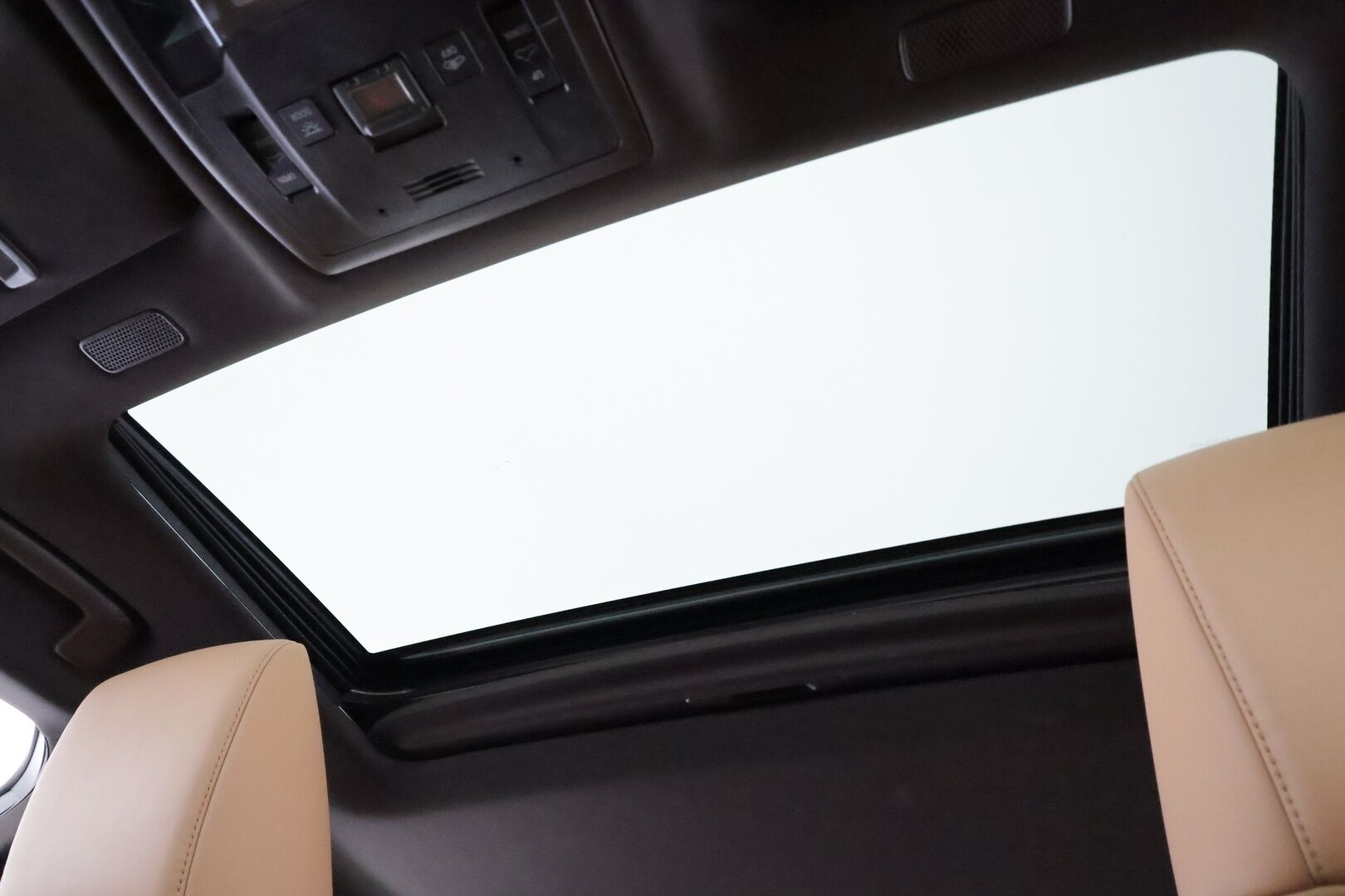 Lexus ES 2020 300h Comfort - | ACC | Sähköpenkit | LED | P.Kamera | Kaistavahti | Apple&Android | Lasikattoluukku | Lohkolämmitin | Suomi-auto | Kahdet renkaat | Merkkihuollot |