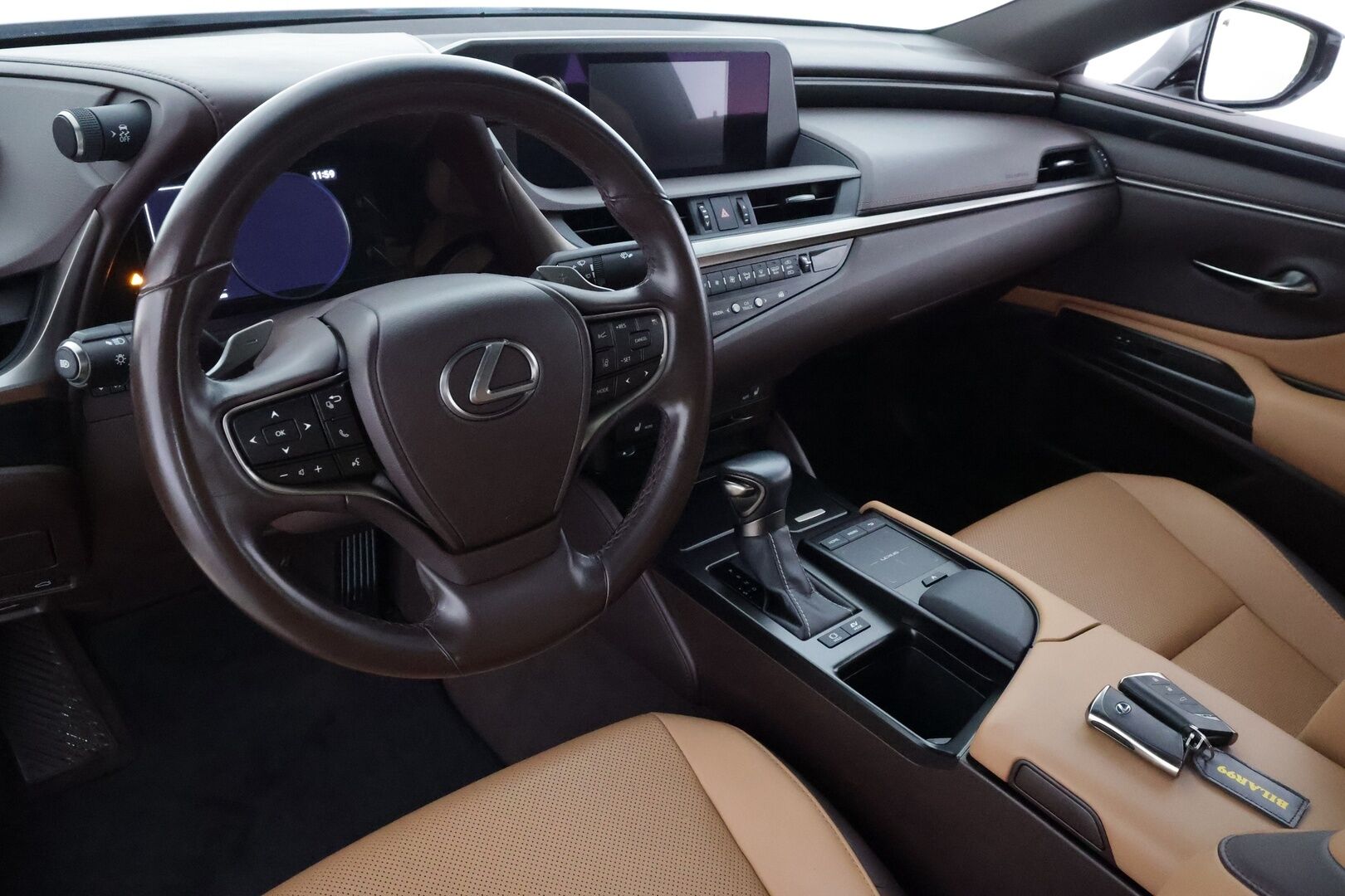 Lexus ES 2020 300h Comfort - | ACC | Sähköpenkit | LED | P.Kamera | Kaistavahti | Apple&Android | Lasikattoluukku | Lohkolämmitin | Suomi-auto | Kahdet renkaat | Merkkihuollot |