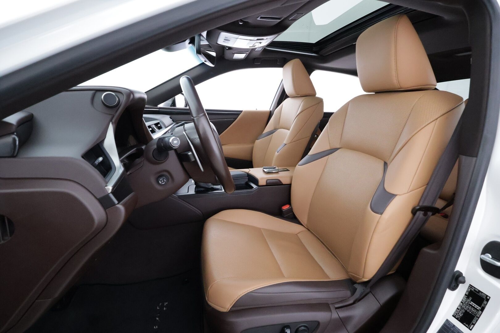 Lexus ES 2020 300h Comfort - | ACC | Sähköpenkit | LED | P.Kamera | Kaistavahti | Apple&Android | Lasikattoluukku | Lohkolämmitin | Suomi-auto | Kahdet renkaat | Merkkihuollot |