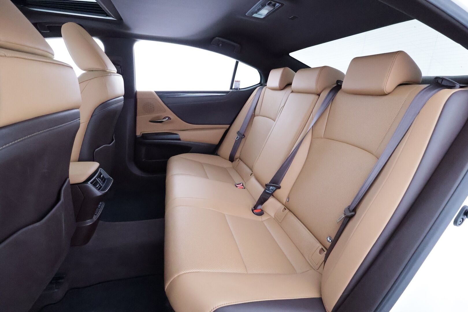 Lexus ES 2020 300h Comfort - | ACC | Sähköpenkit | LED | P.Kamera | Kaistavahti | Apple&Android | Lasikattoluukku | Lohkolämmitin | Suomi-auto | Kahdet renkaat | Merkkihuollot |