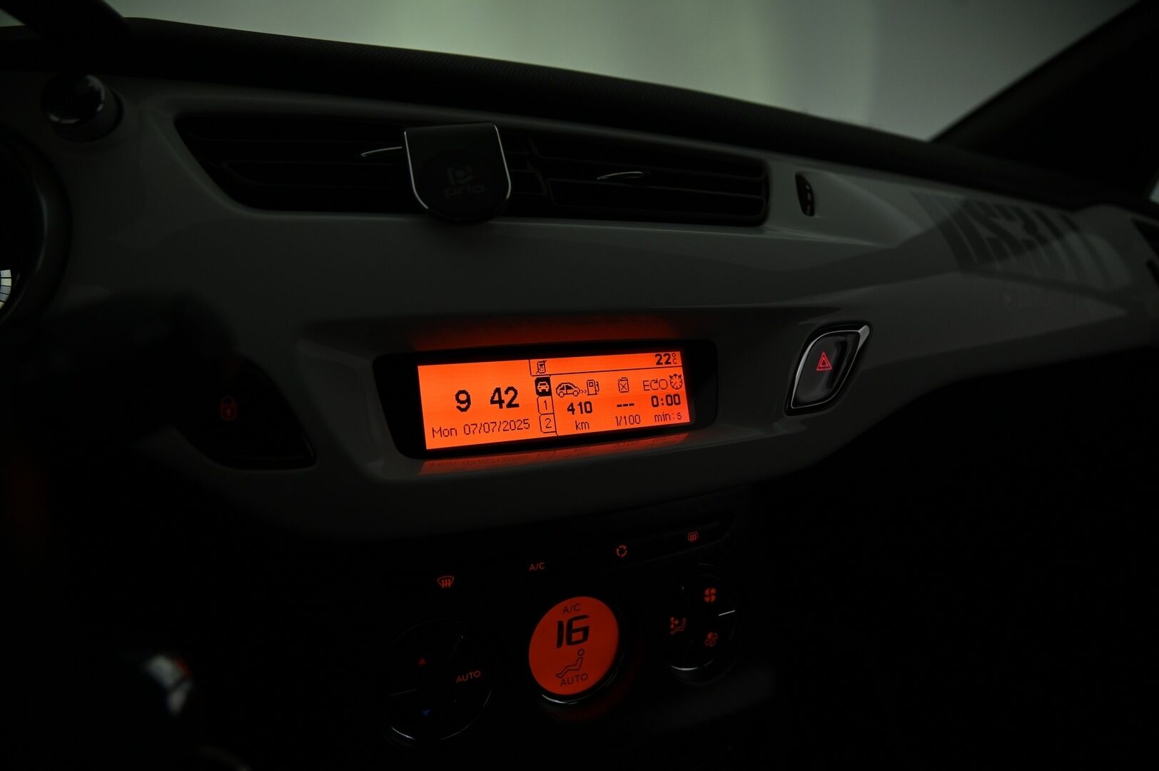 Citroen DS3 2014 1.6 e-HDi Airdream Manual *Vakkari / Hifi / Sporttipenkit / Lohko / Tutkat* - Todella tarkalla pidolla ollut! / Näppärä ja taloudellinen diiseli!