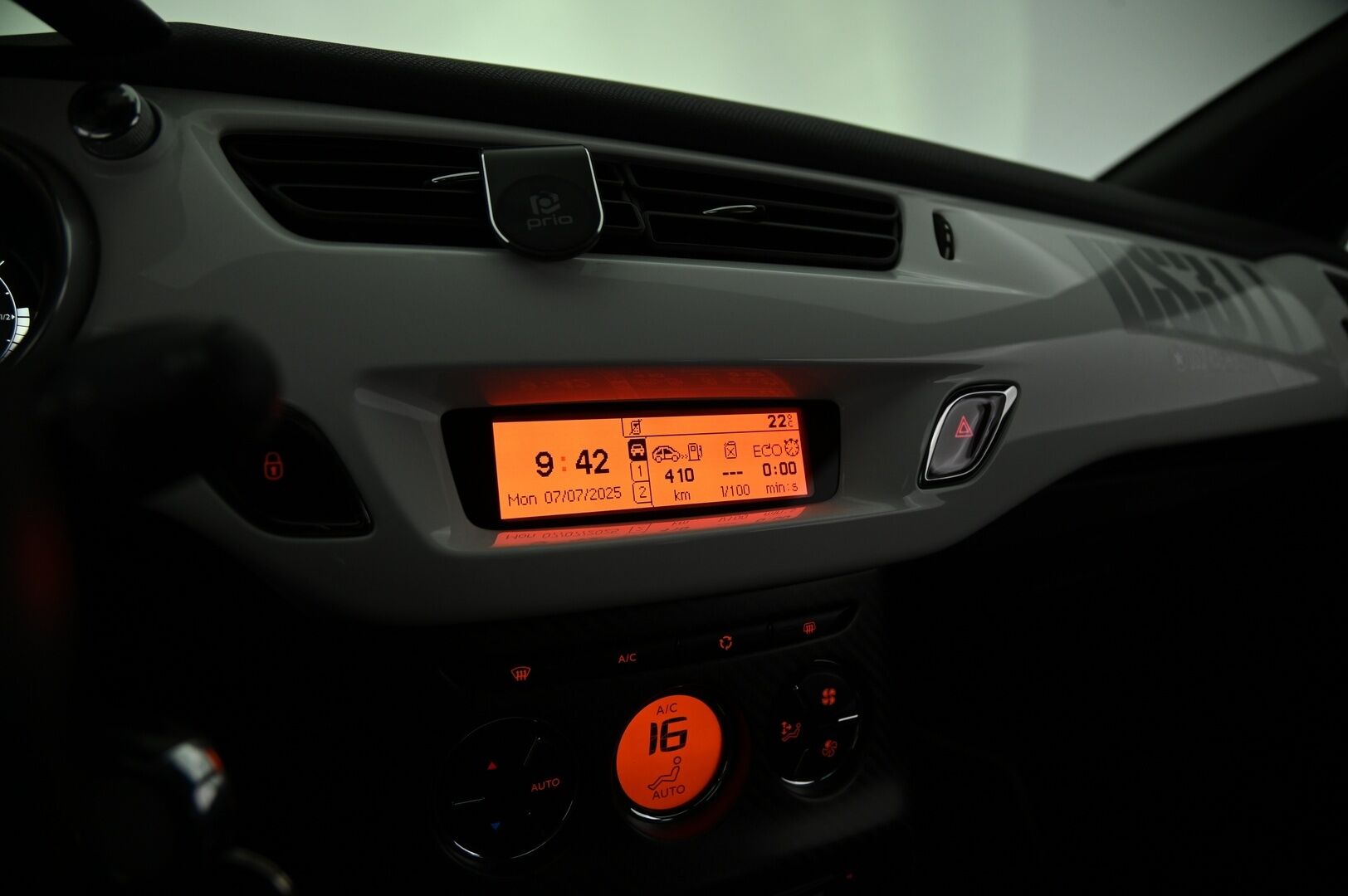 Citroen DS3 2014 1.6 e-HDi Airdream Manual *Vakkari / Hifi / Sporttipenkit / Lohko / Tutkat* - Todella tarkalla pidolla ollut! / Näppärä ja taloudellinen diiseli!