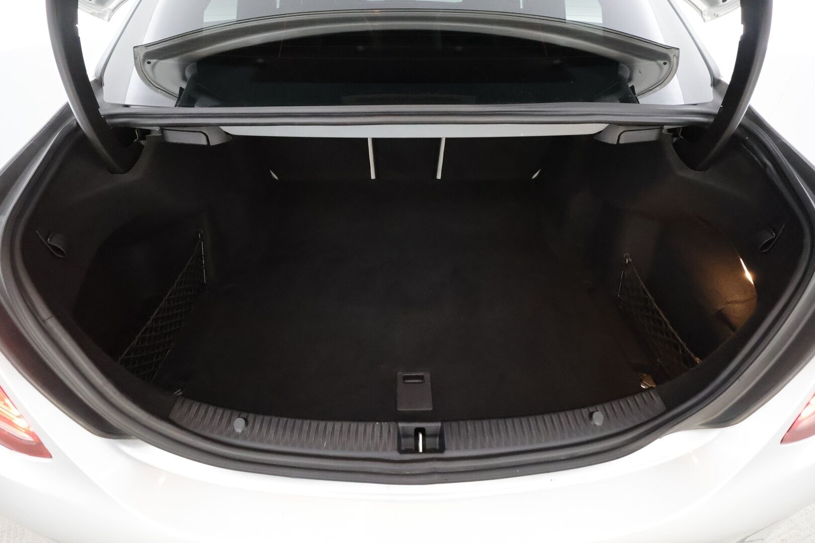 Mercedes-Benz C 2016 220 d A Premium Business AMG * Distronic Pro / Panorama / Webasto / Burmester / P.kamera / ILS-LED / KeylessGo / Navi * - Kahdet renkaat aluvanteilla / Huippuvarusteet