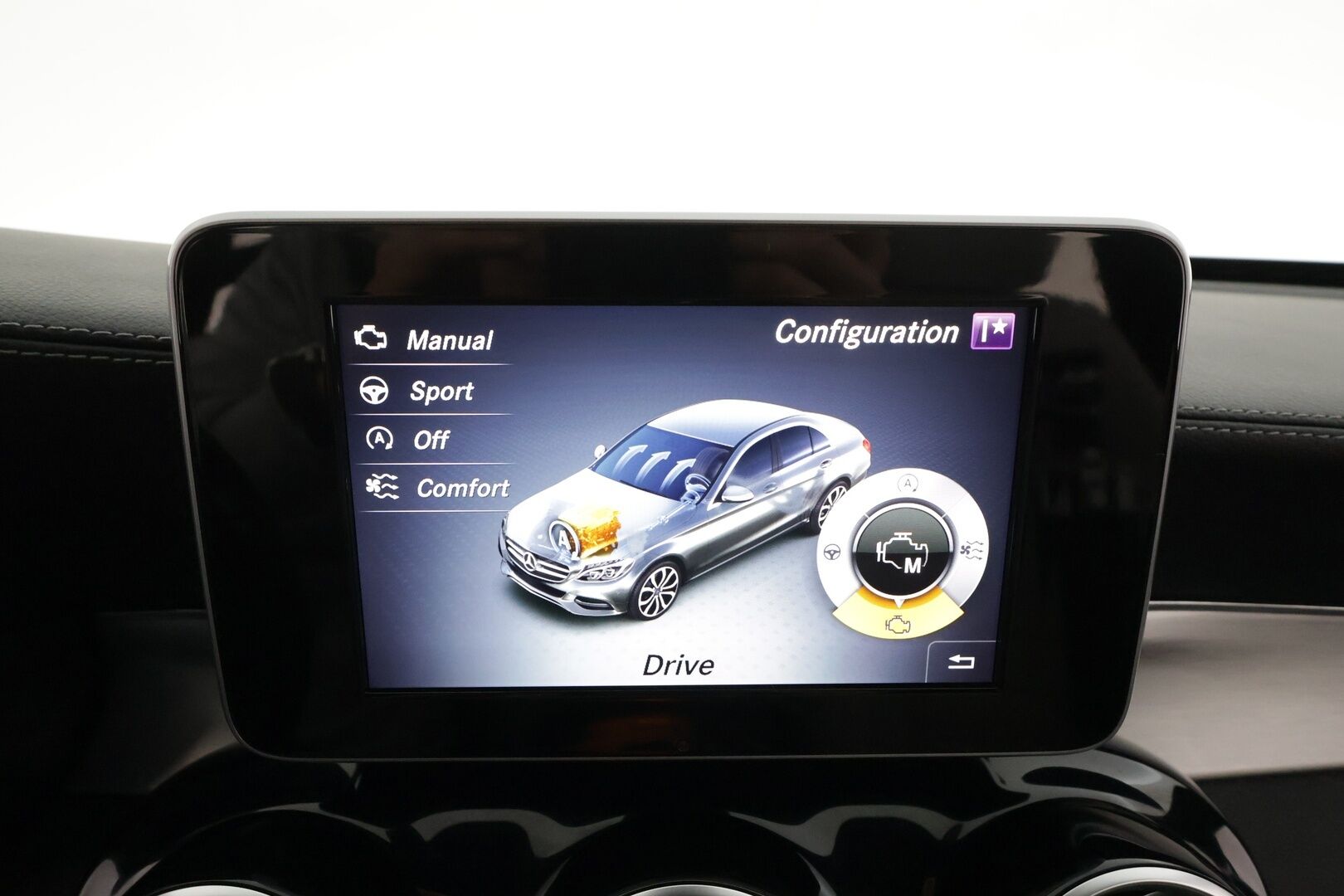 Mercedes-Benz C 2016 220 d A Premium Business AMG * Distronic Pro / Panorama / Webasto / Burmester / P.kamera / ILS-LED / KeylessGo / Navi * - Kahdet renkaat aluvanteilla / Huippuvarusteet