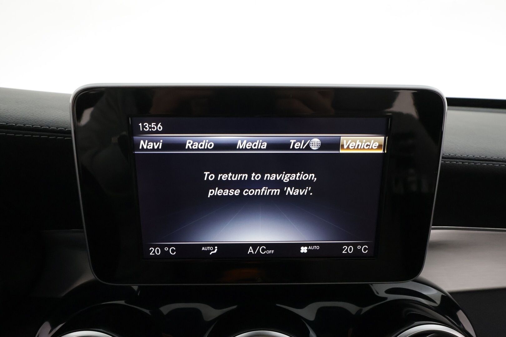 Mercedes-Benz C 2016 220 d A Premium Business AMG * Distronic Pro / Panorama / Webasto / Burmester / P.kamera / ILS-LED / KeylessGo / Navi * - Kahdet renkaat aluvanteilla / Huippuvarusteet