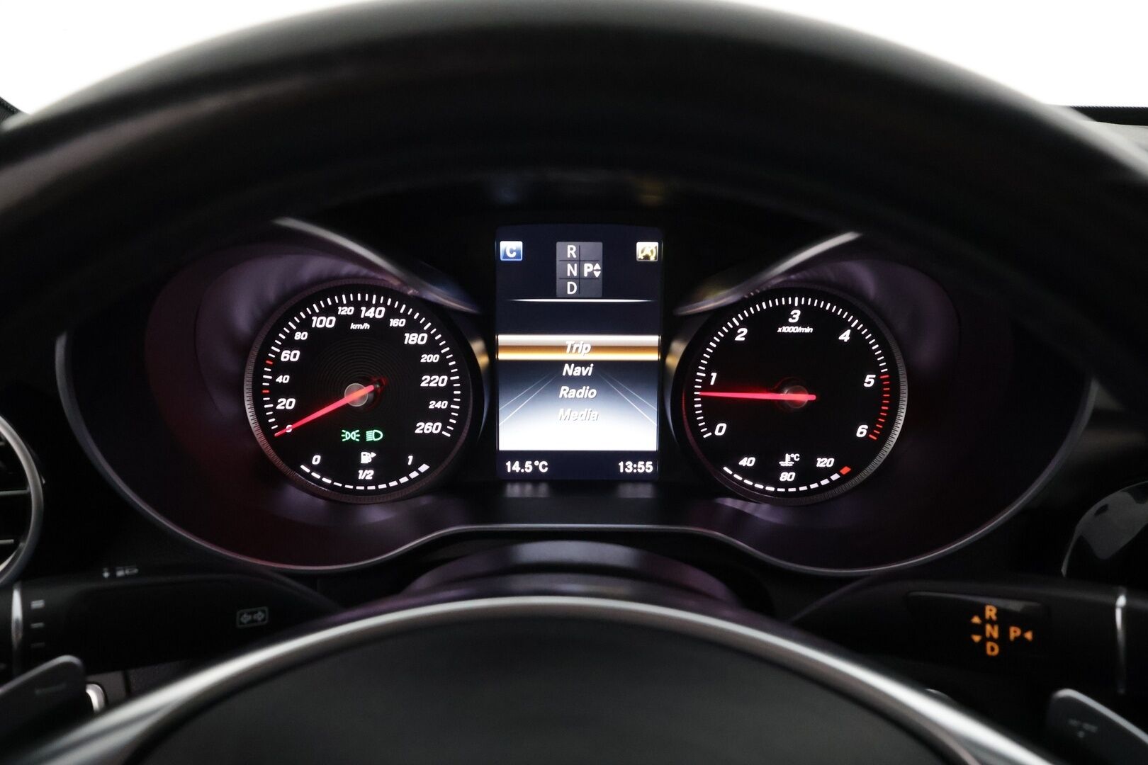 Mercedes-Benz C 2016 220 d A Premium Business AMG * Distronic Pro / Panorama / Webasto / Burmester / P.kamera / ILS-LED / KeylessGo / Navi * - Kahdet renkaat aluvanteilla / Huippuvarusteet