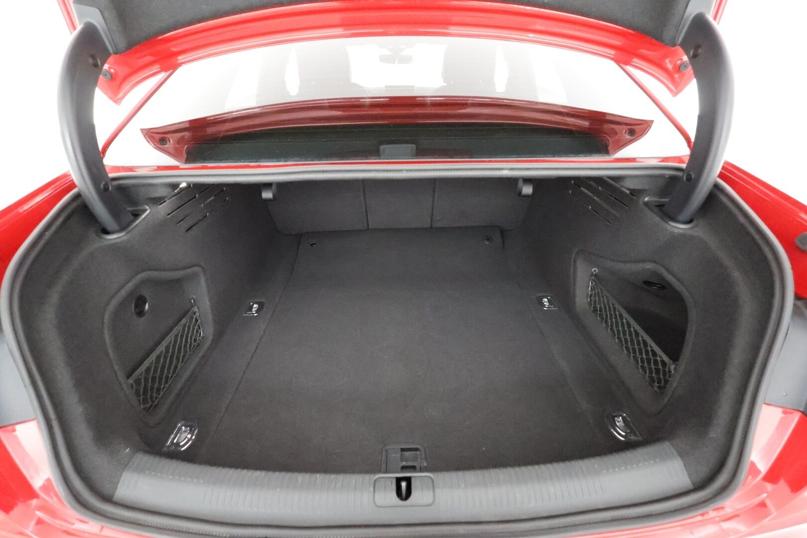 Audi A4 2016 Sedan First Edition Business Sport 2,0 TFSI 185 kW quattro S-line * ACC / HUD / Webasto / Bang&Olufsen / 360-kamera * - Kahdet Renkaat