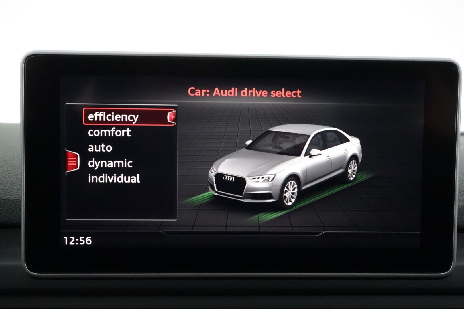 Audi A4 2016 Sedan First Edition Business Sport 2,0 TFSI 185 kW quattro S-line * ACC / HUD / Webasto / Bang&Olufsen / 360-kamera * - Kahdet Renkaat