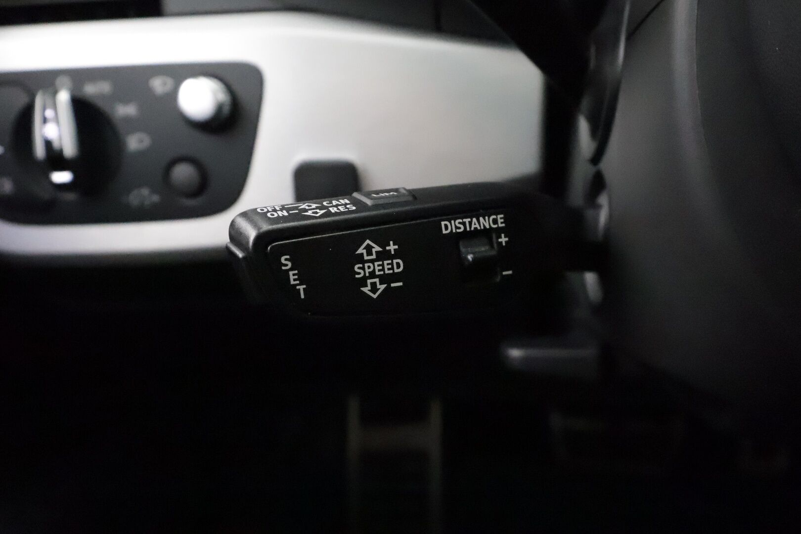 Audi A4 2016 Sedan First Edition Business Sport 2,0 TFSI 185 kW quattro S-line * ACC / HUD / Webasto / Bang&Olufsen / 360-kamera * - Kahdet Renkaat