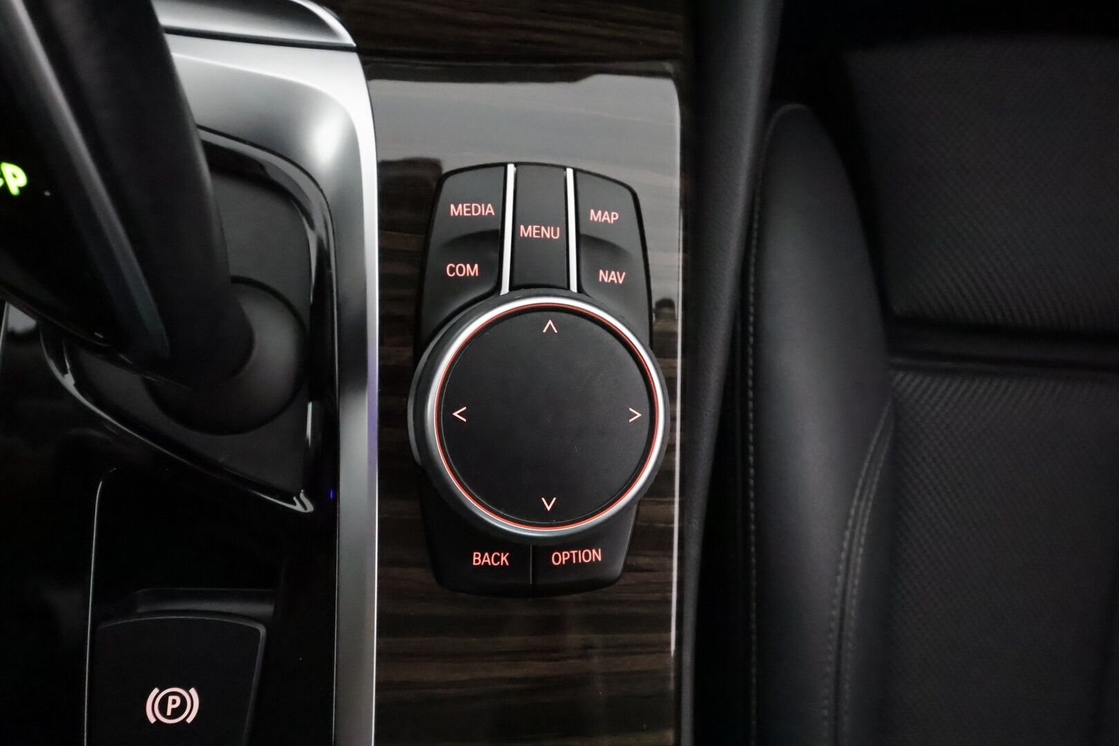 BMW 530 2020 G30 Sedan 530e A xDrive Business Comfort - Peruutuskamera / Puolinahkasisusta / LED / Apple&Android / Comfort Access / Digimittari / Hyvät varusteet!