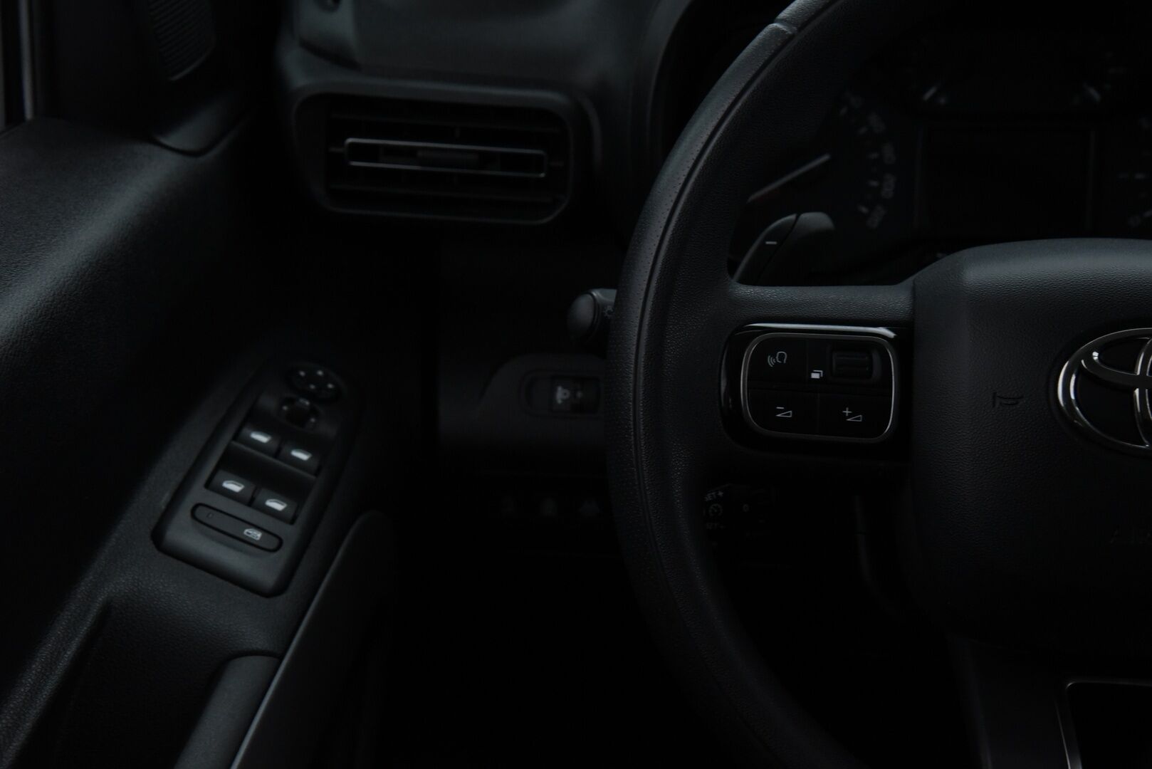 Toyota Proace CITY Verso 2020 Active L1 1,2 130 Autom. 5-H / 1-om. Suomi-auto / Webasto / Vakkari / Kaistavahti / Koukku / Lohko + sisäp. /