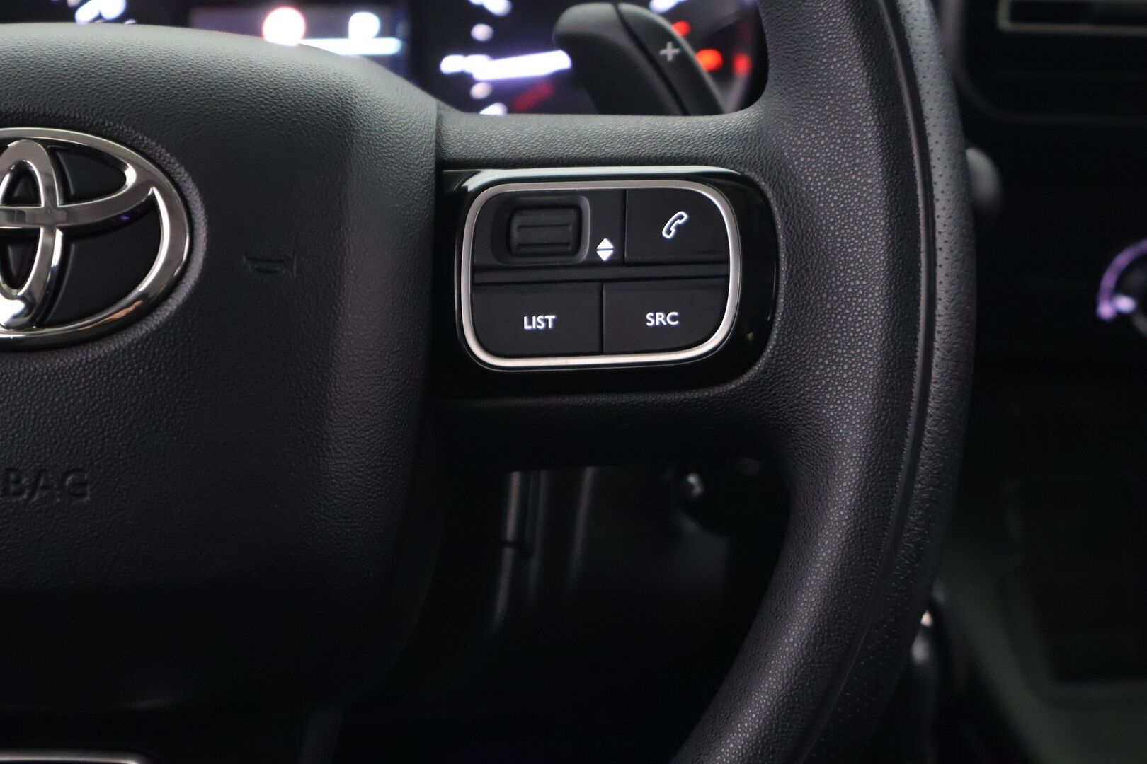 Toyota Proace CITY Verso 2020 Active L1 1,2 130 Autom. 5ov - Suomi-auto | Webasto | Vakkari | Kaistavahti | Koukku | Lohko + sisäp. | Bluethoot | pysäköintitutka