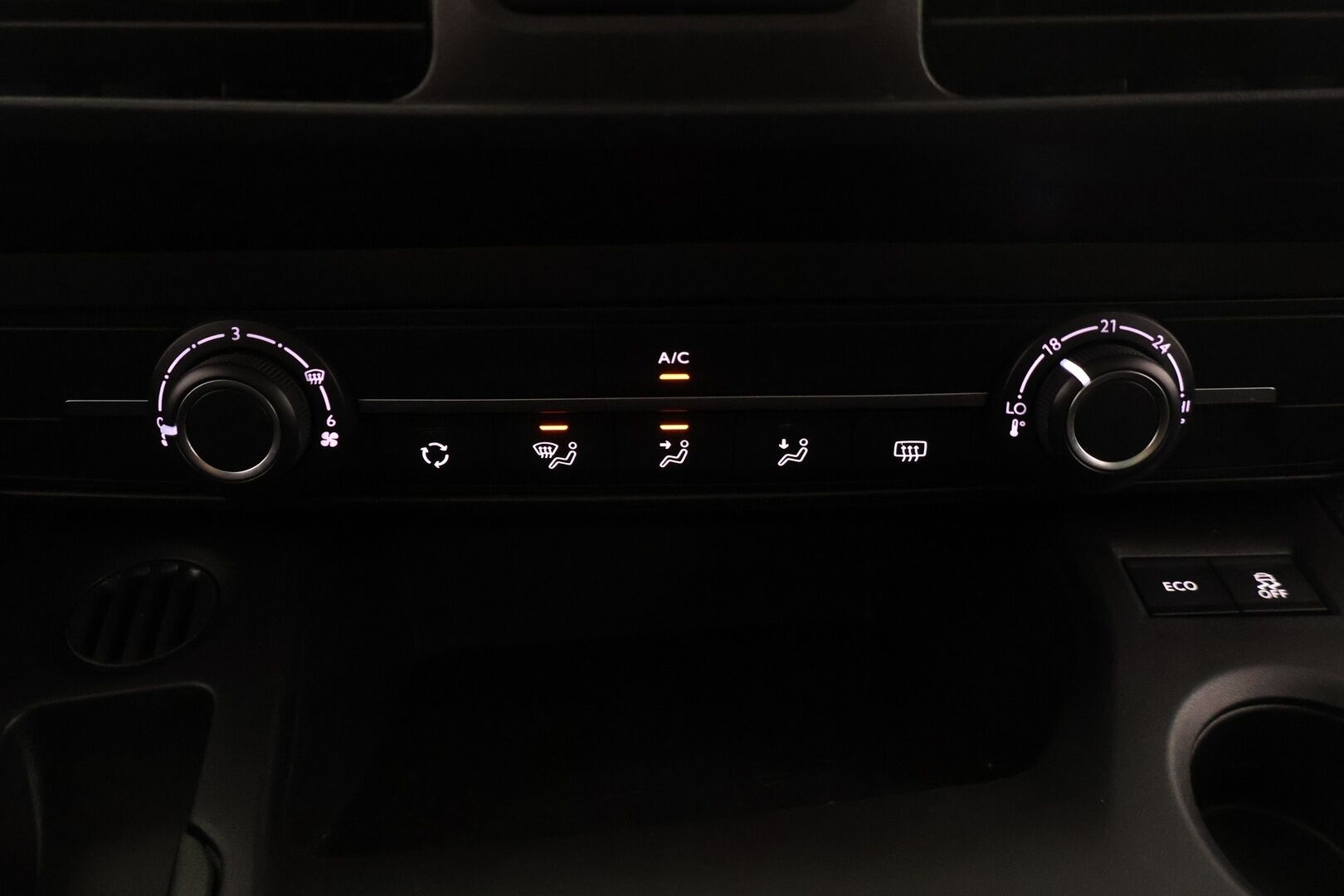 Toyota Proace CITY Verso 2020 Active L1 1,2 130 Autom. 5ov - Suomi-auto | Webasto | Vakkari | Kaistavahti | Koukku | Lohko + sisäp. | Bluethoot | pysäköintitutka