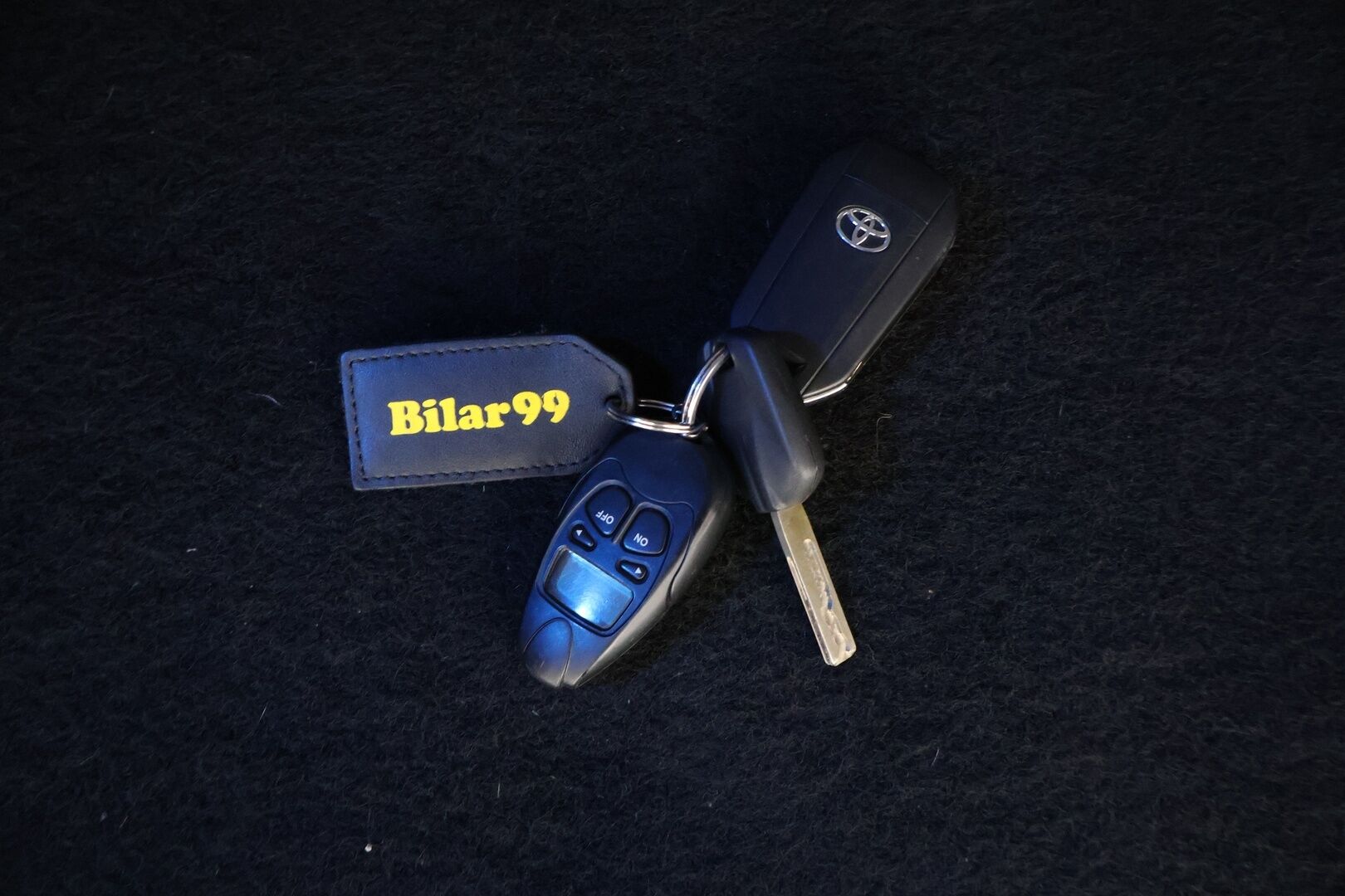 Toyota Proace CITY Verso 2020 Active L1 1,2 130 Autom. 5-H / Suomi-auto / Webasto / Vakkari / Kaistavahti / Koukku / Lohko + sisäp. / - *Juuri saapunut! / 2x Renkaat aluvanteilla / Pysäköintitutka takana*