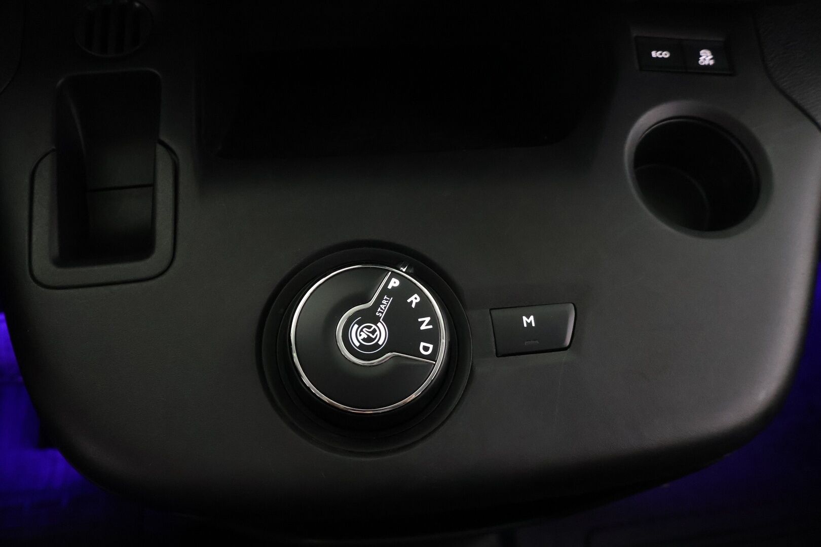 Toyota Proace CITY Verso 2020 Active L1 1,2 130 Autom. 5ov - Suomi-auto | Webasto | Vakkari | Kaistavahti | Koukku | Lohko + sisäp. | Bluethoot | pysäköintitutka