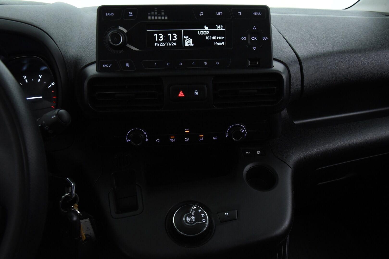 Toyota Proace CITY Verso 2020 Active L1 1,2 130 Autom. 5-H / 1-om. Suomi-auto / Webasto / Vakkari / Kaistavahti / Koukku / Lohko + sisäp. /