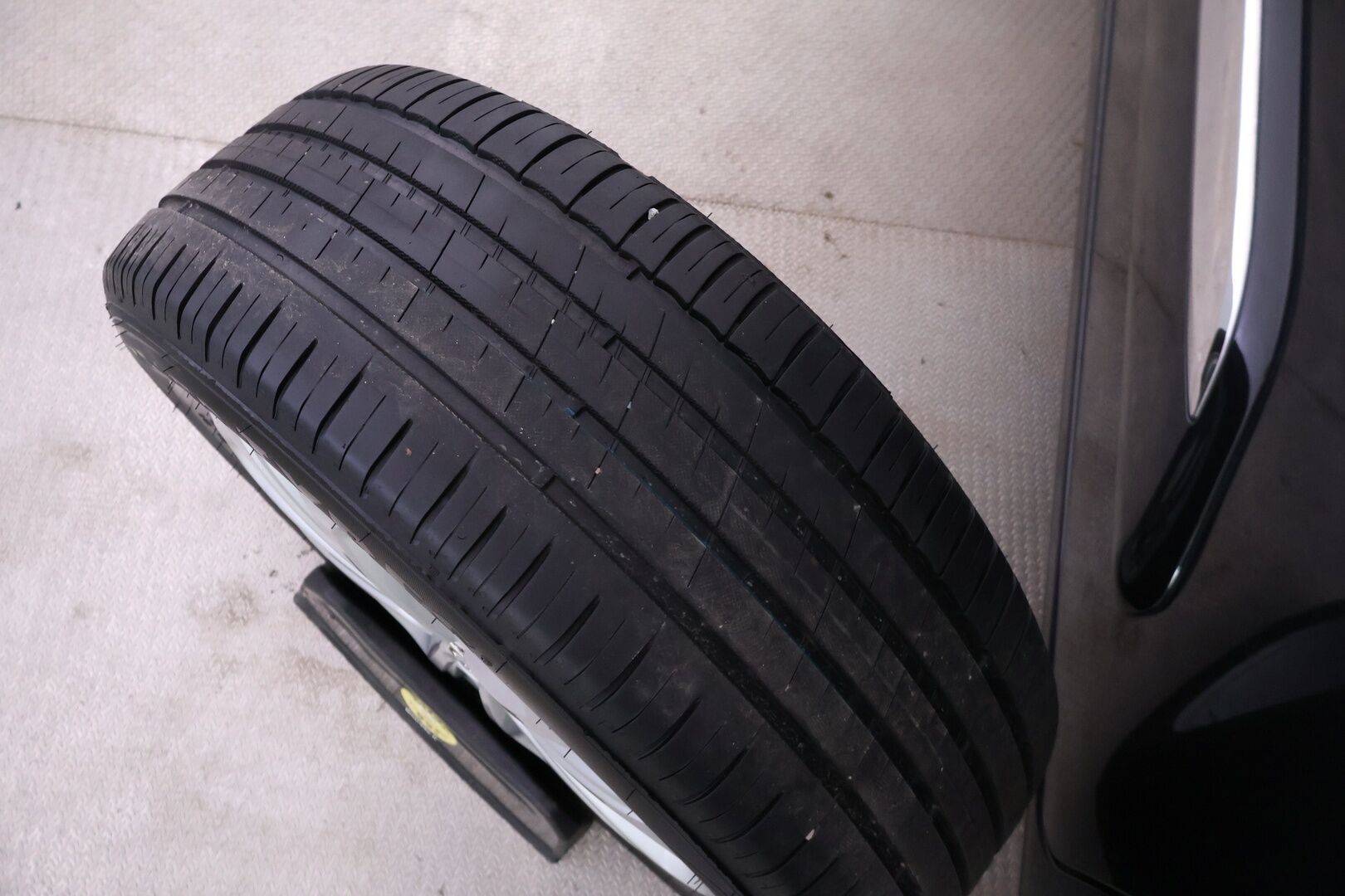 Toyota Proace CITY Verso 2020 Active L1 1,2 130 Autom. 5-H / Suomi-auto / Webasto / Vakkari / Kaistavahti / Koukku / Lohko + sisäp. / - *Juuri saapunut! / 2x Renkaat aluvanteilla / Pysäköintitutka takana*