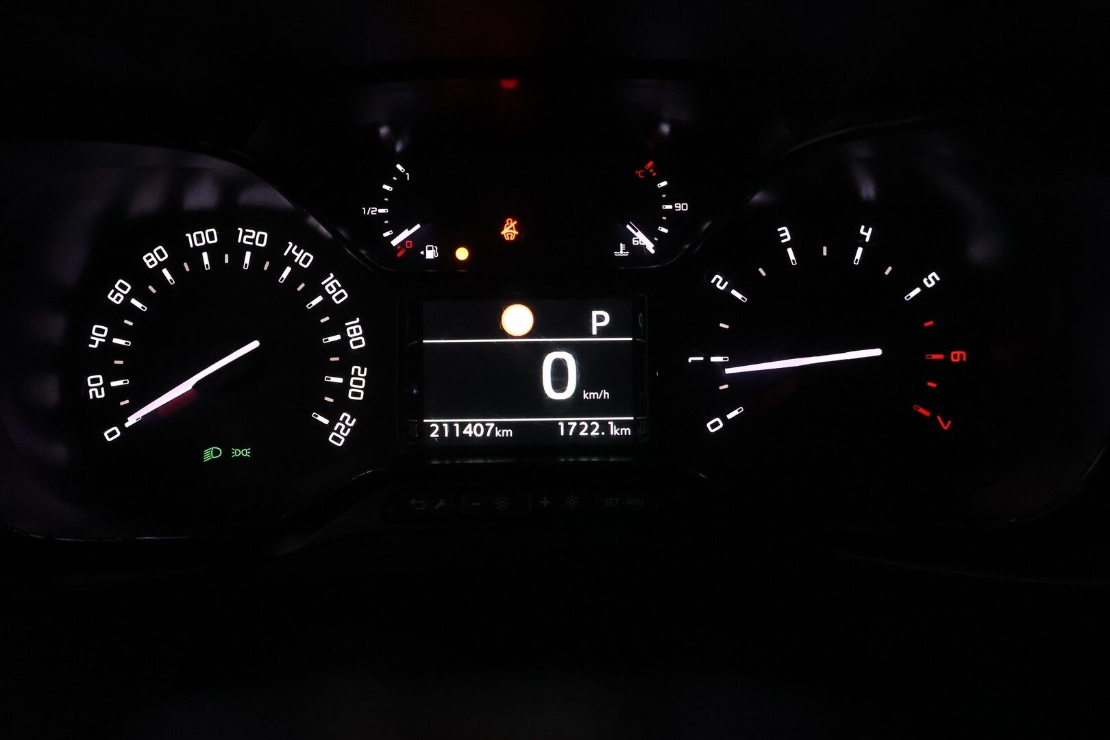 Toyota Proace CITY Verso 2020 Active L1 1,2 130 Autom. 5-H / Suomi-auto / Webasto / Vakkari / Kaistavahti / Koukku / Lohko + sisäp. / - *Juuri saapunut! / 2x Renkaat aluvanteilla / Pysäköintitutka takana*