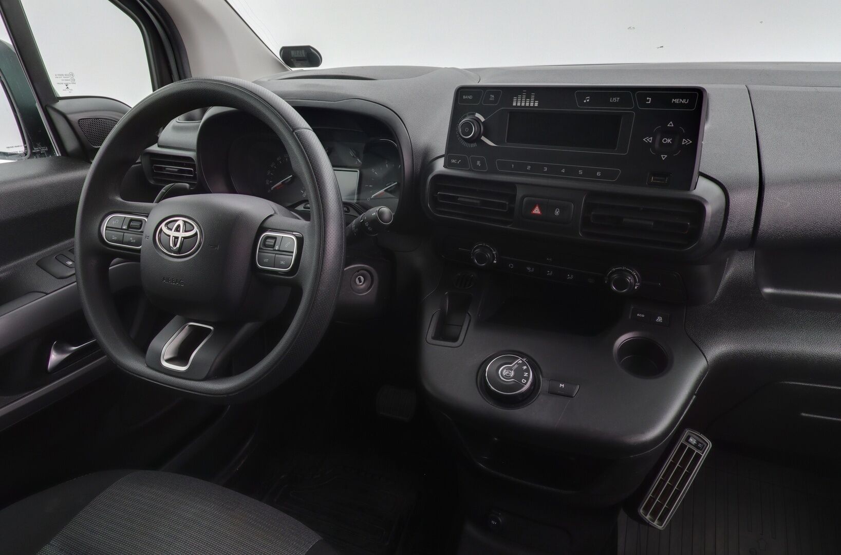 Toyota Proace CITY Verso 2020 Active L1 1,2 130 Autom. 5-H / 1-om. Suomi-auto / Webasto / Vakkari / Kaistavahti / Koukku / Lohko + sisäp. /