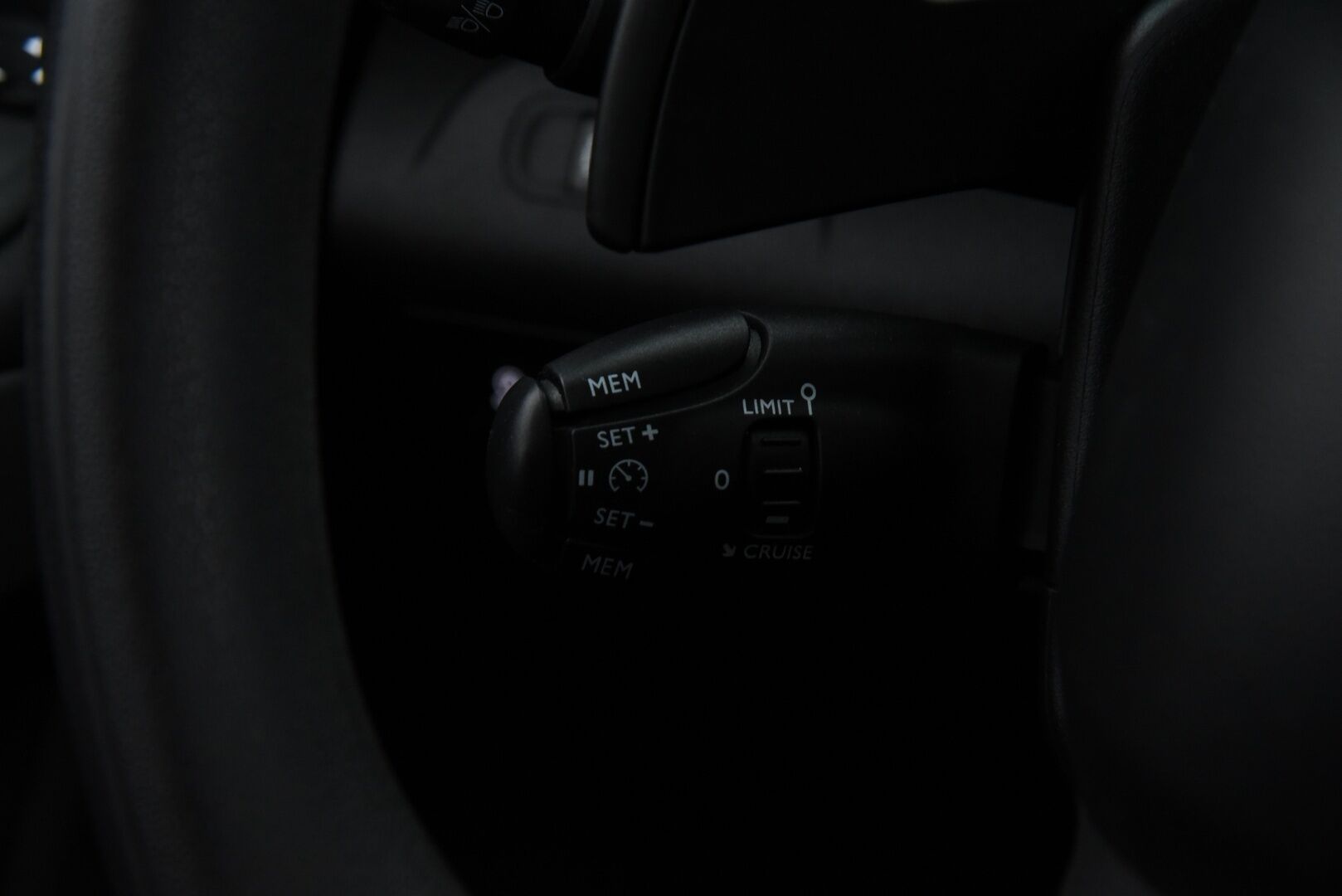 Toyota Proace CITY Verso 2020 Active L1 1,2 130 Autom. 5ov - Suomi-auto | Webasto | Vakkari | Kaistavahti | Koukku | Lohko + sisäp. | Bluethoot | pysäköintitutka