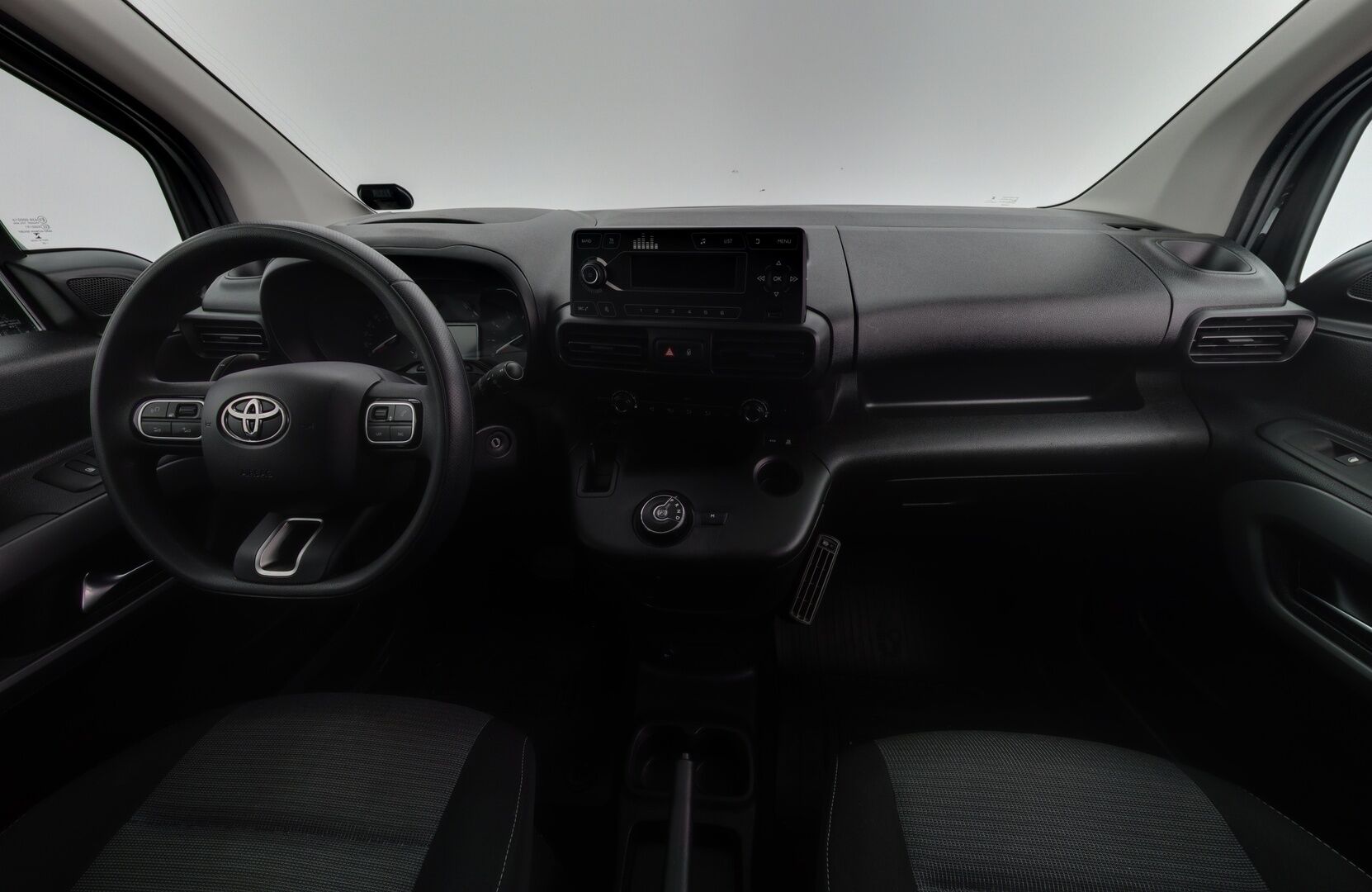 Toyota Proace CITY Verso 2020 Active L1 1,2 130 Autom. 5-H / 1-om. Suomi-auto / Webasto / Vakkari / Kaistavahti / Koukku / Lohko + sisäp. /
